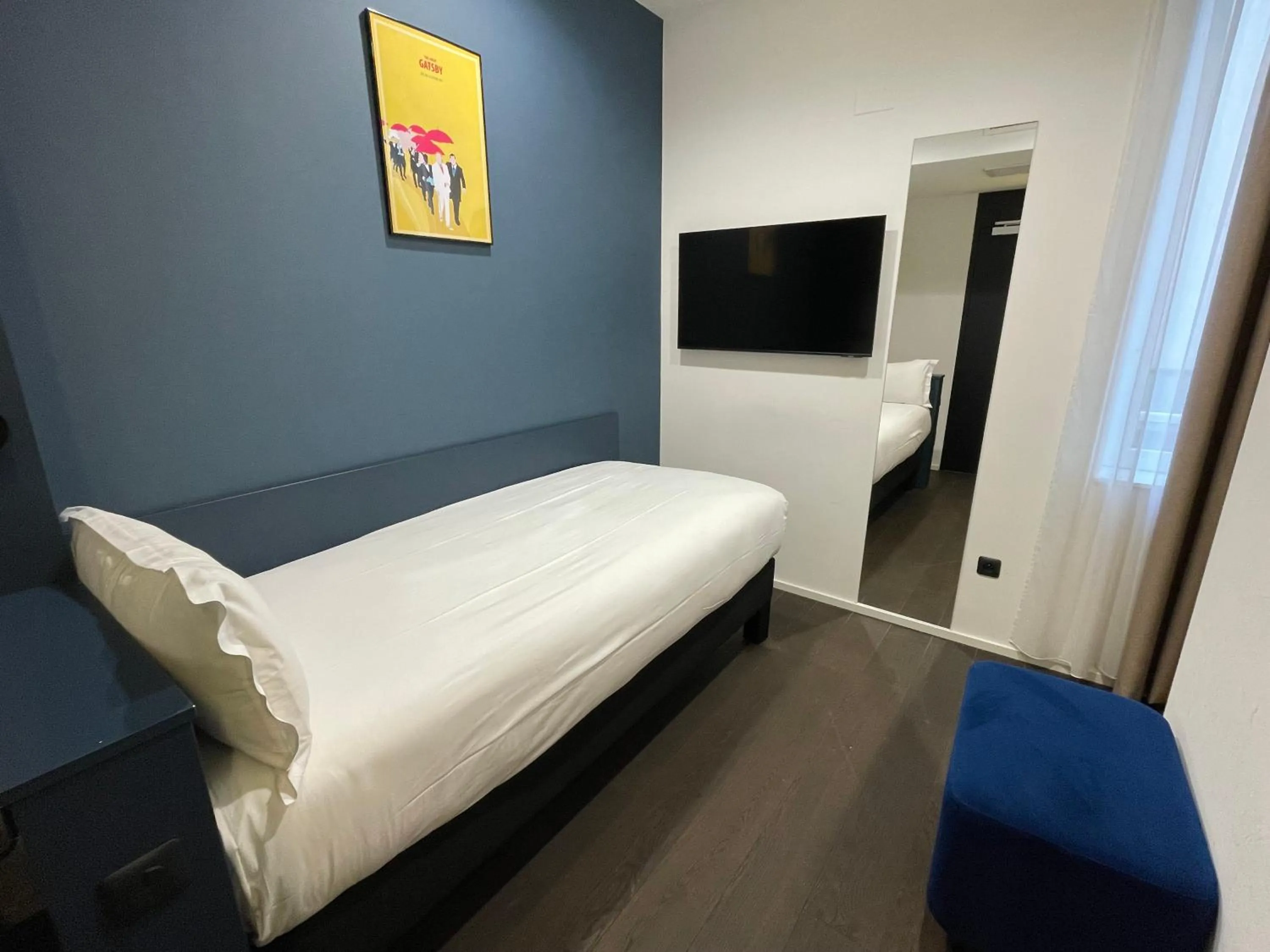 Single in ClapClap Hôtel, Food & Bar