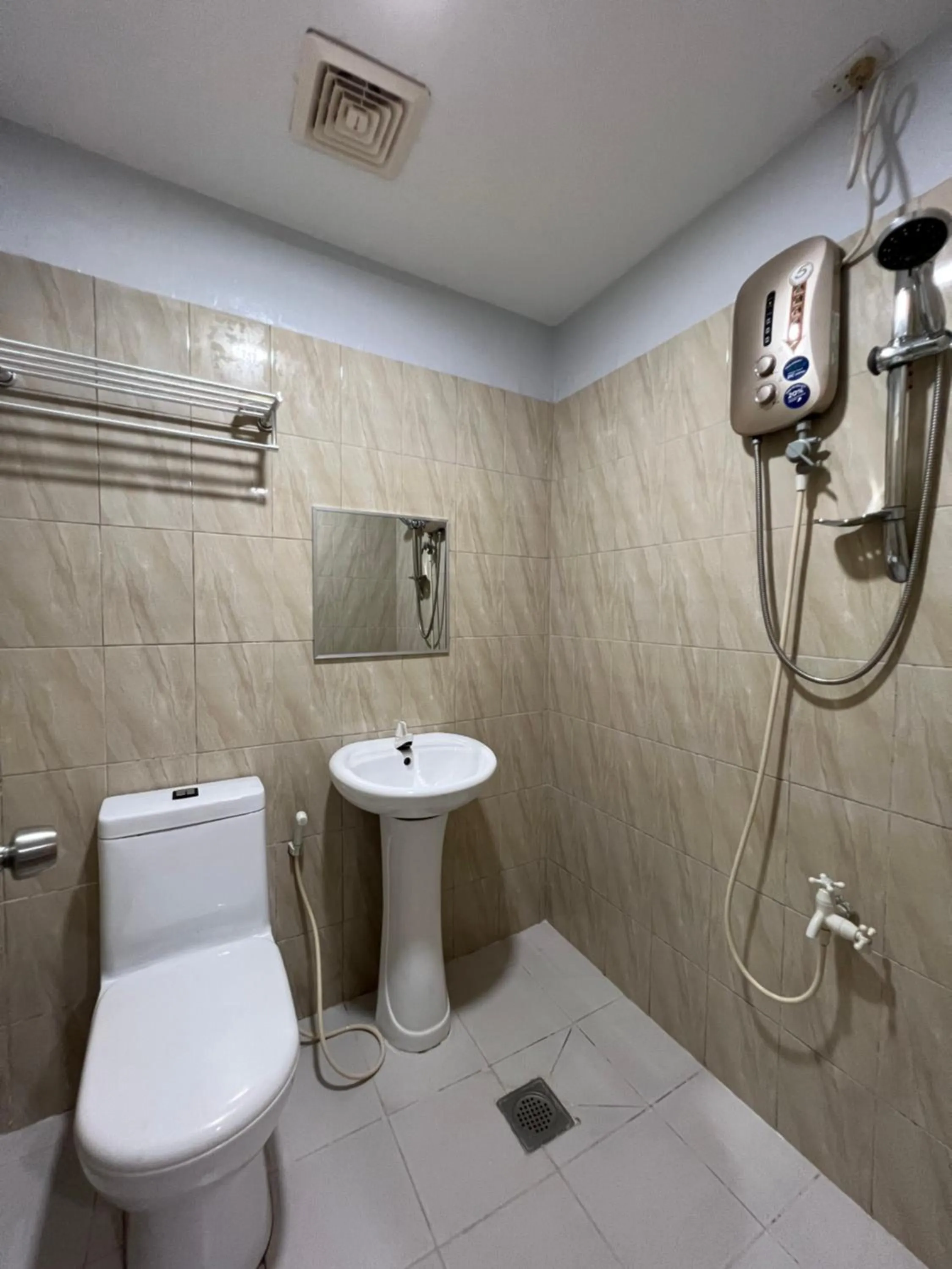 Economy Twin Room in Ging-Ging Tourist Inn