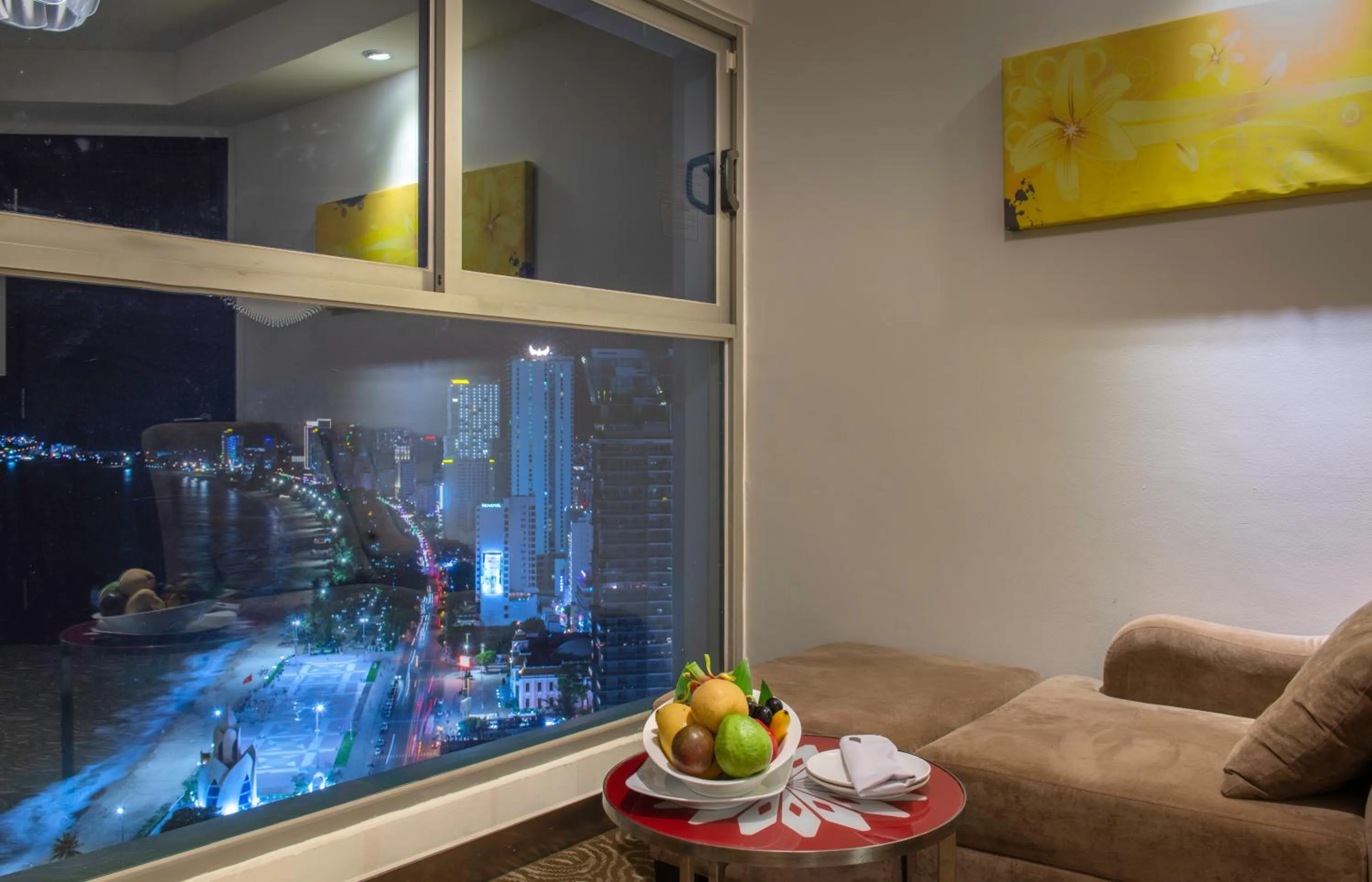 Deluxe Twin Room with Sea View in Havana Nha Trang Hotel