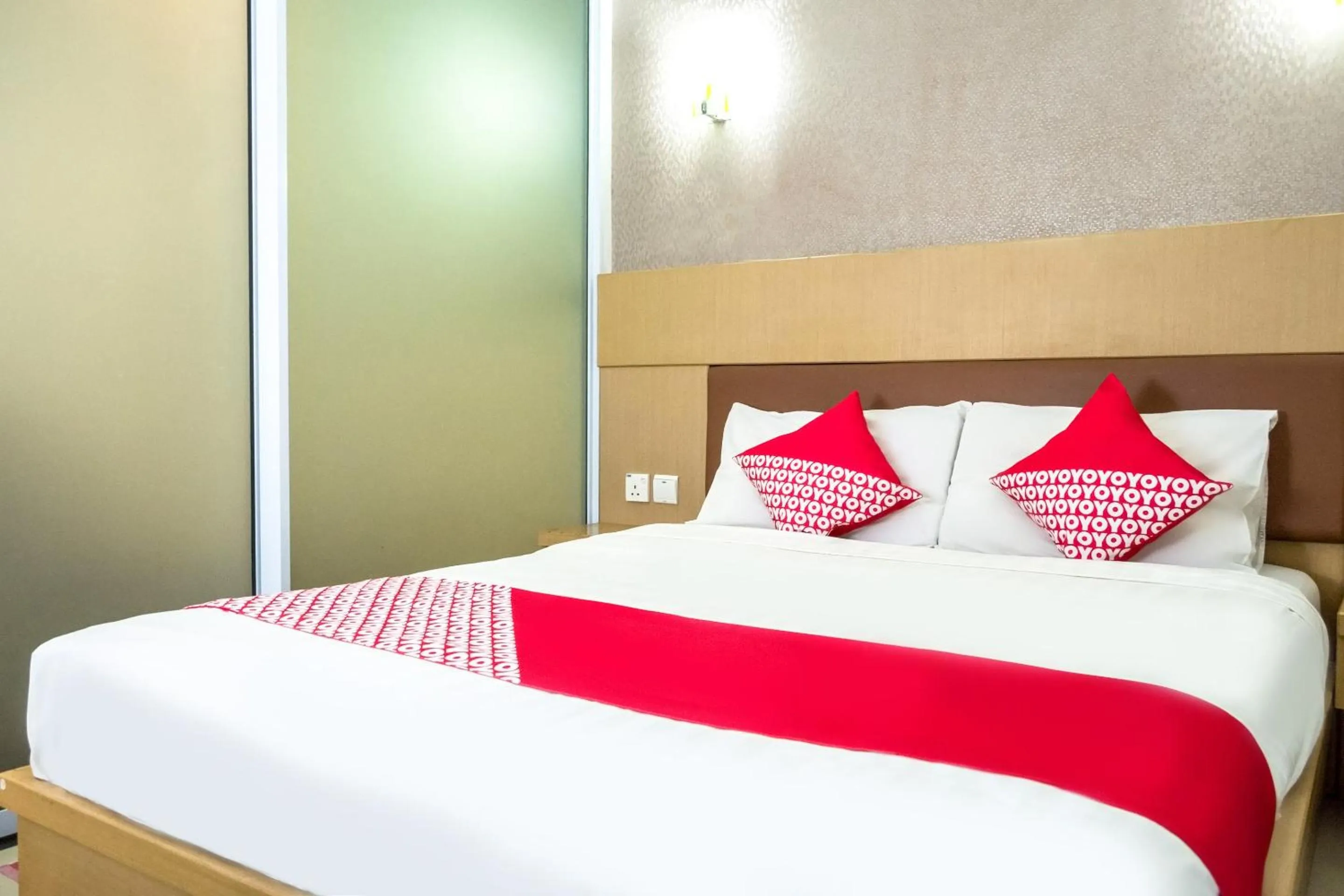 Deluxe Double Room in Capital O 664 Romance Hotel