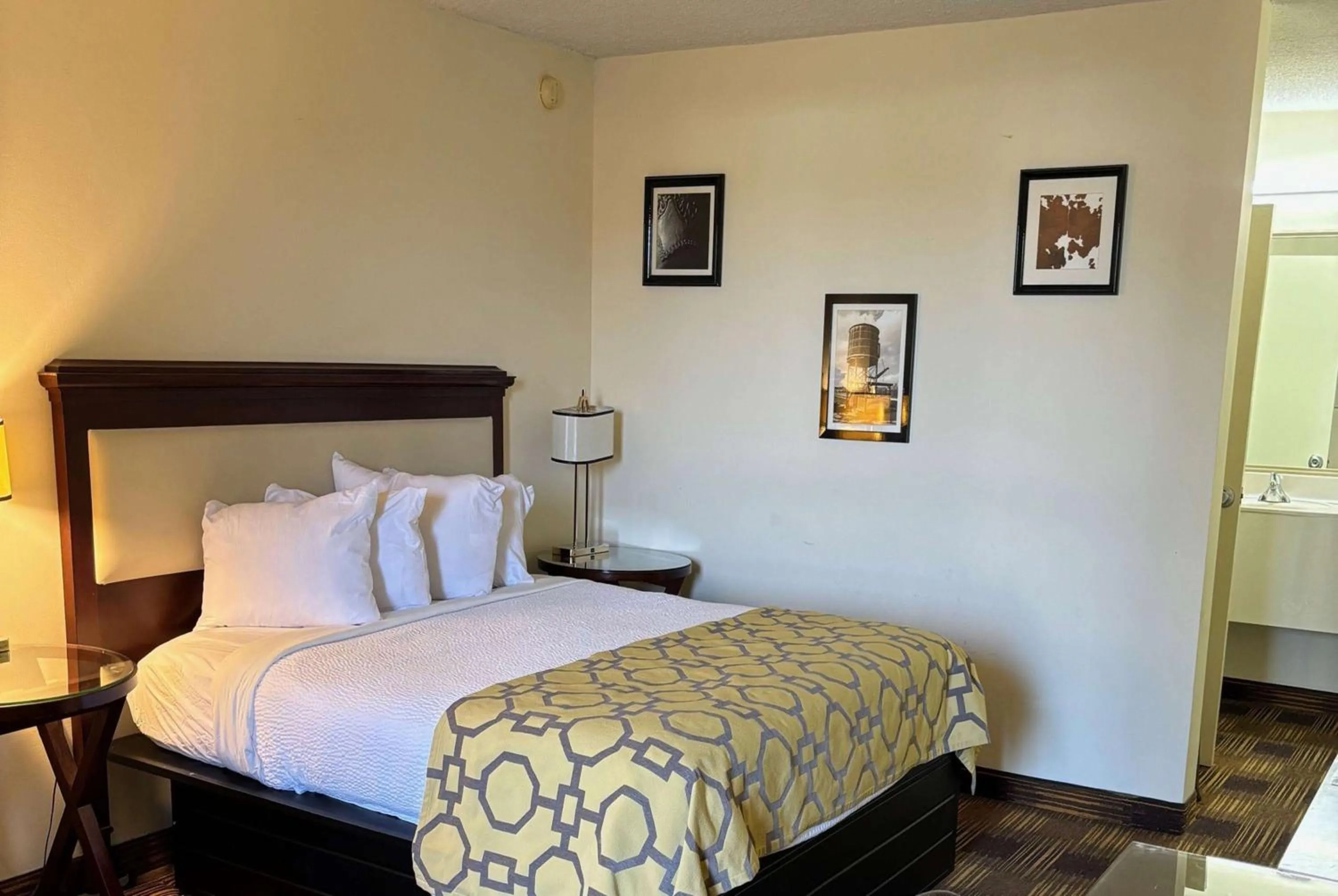 King Room - Non-Smoking in Baymont by Wyndham Johnson City