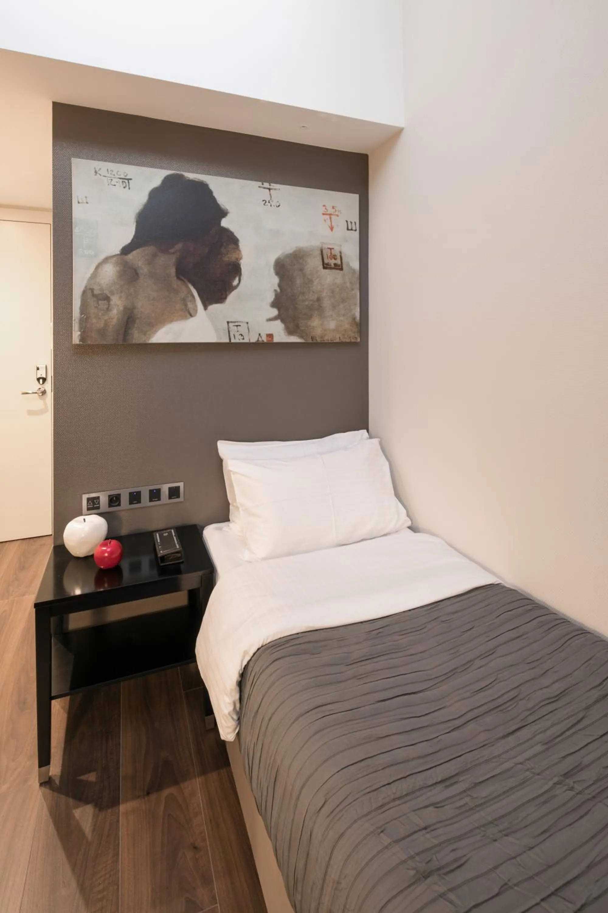 Single Room in Quentin Prague Hotel