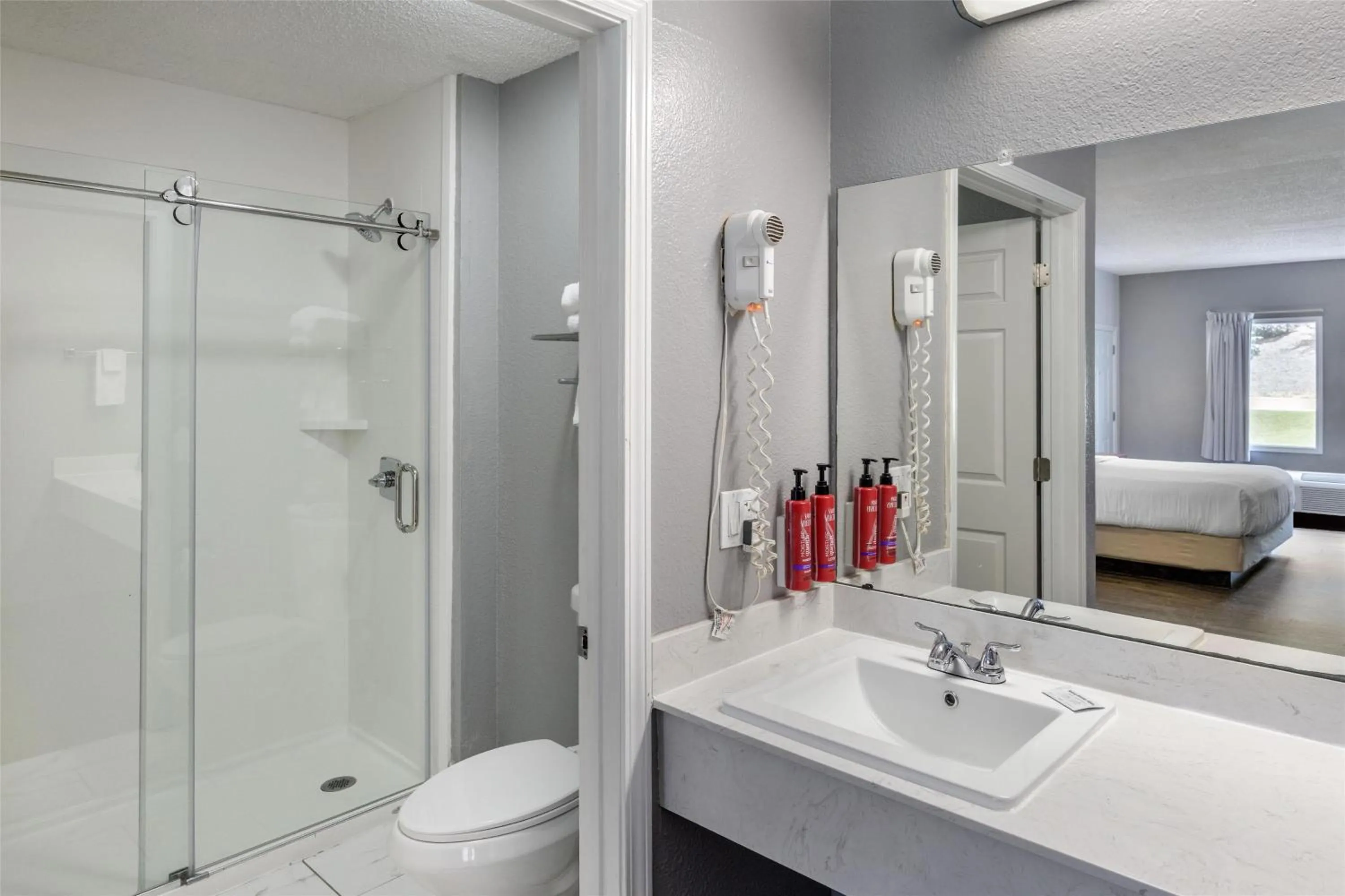 King Suite with Balcony, Spa Bath, Fireplace and Walk-In Shower - Non-Smoking in SureStay Hotel by Best Western Helen Downtown