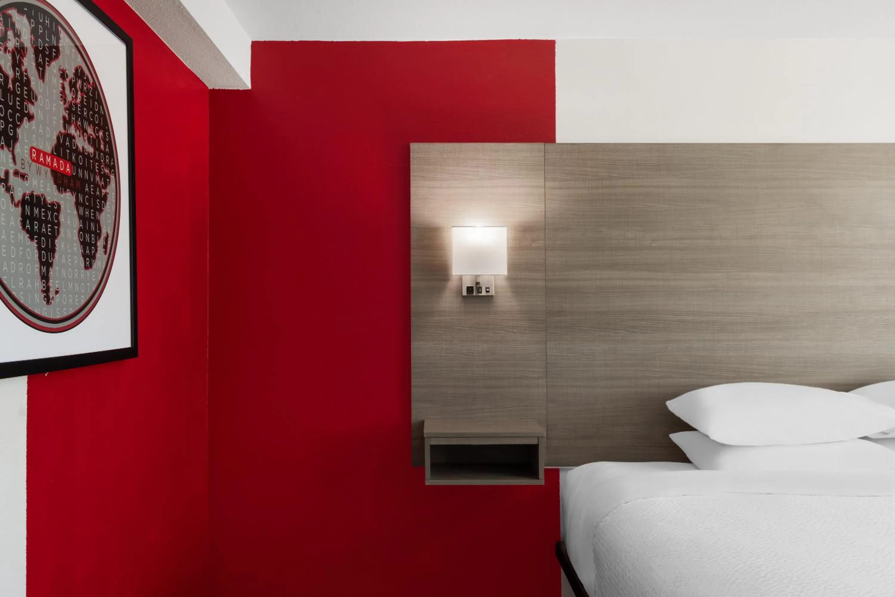 King Room - Pet Friendly/Non-Smoking in Ramada by Wyndham Medford Airport North