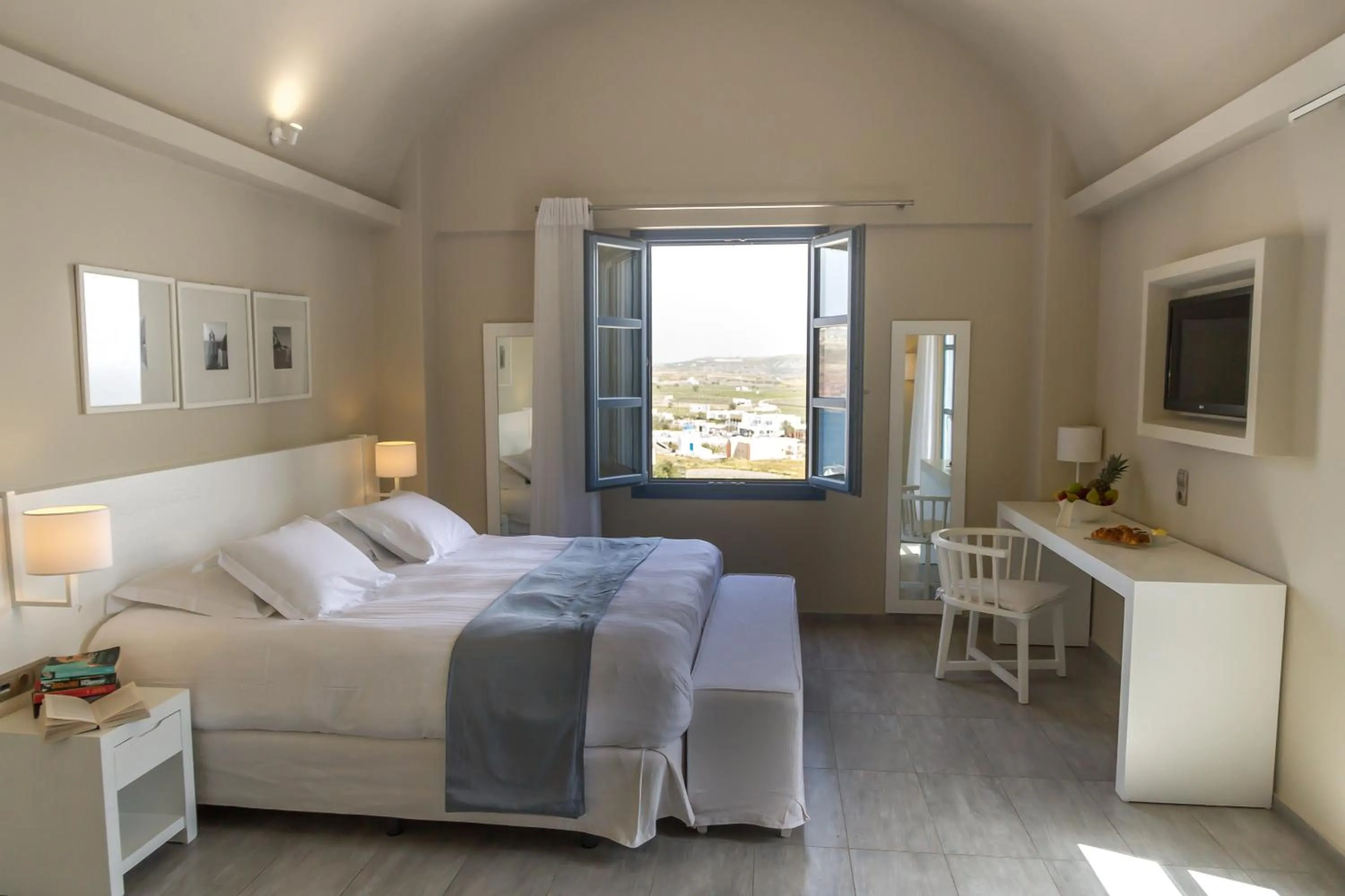 Junior Suite in Acroterra Rosa Luxury Suites & Spa