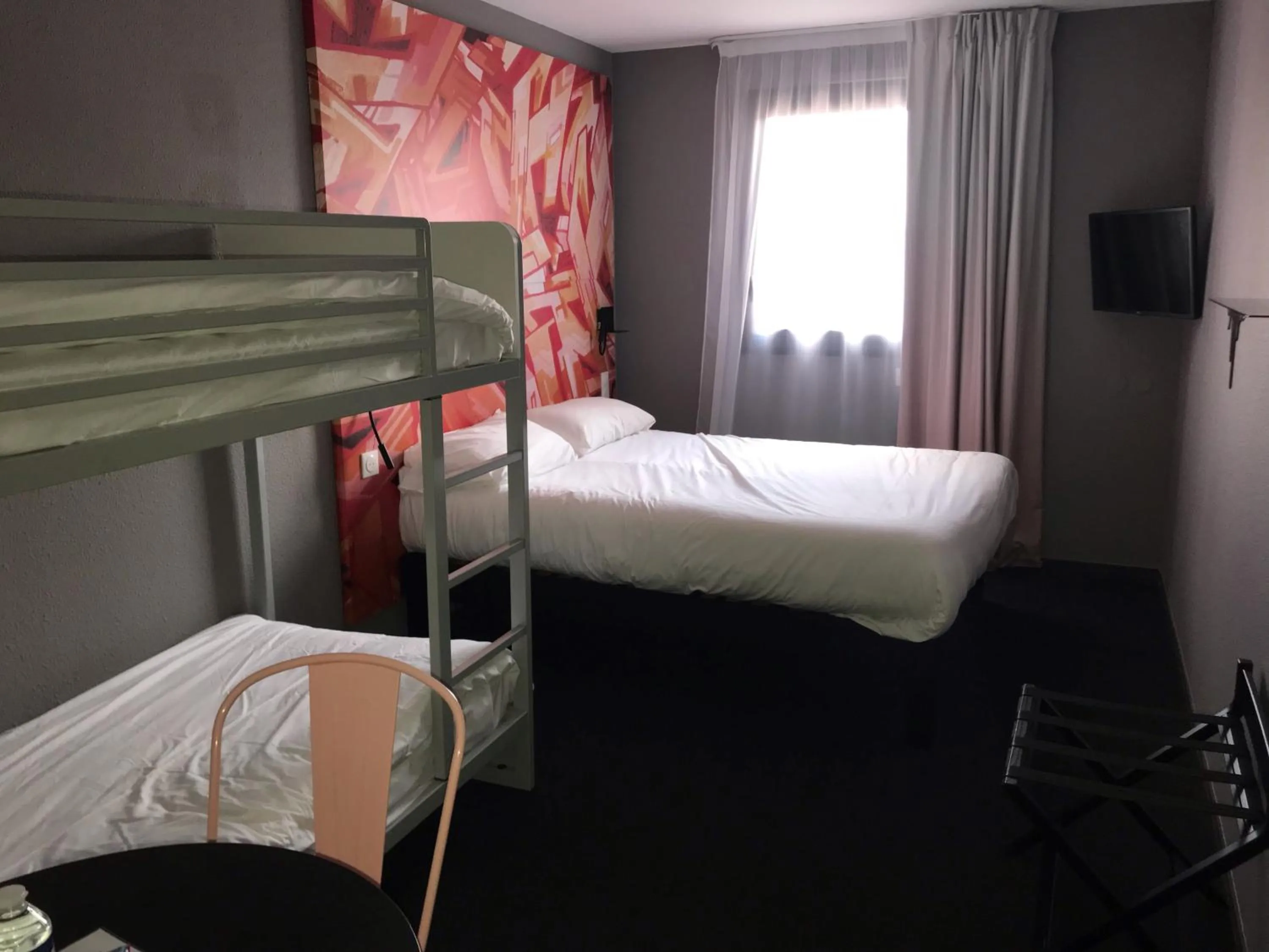 Standard Double Room with Bunk Beds - single occupancy in Ibis Styles Toulouse Centre Canal du Midi