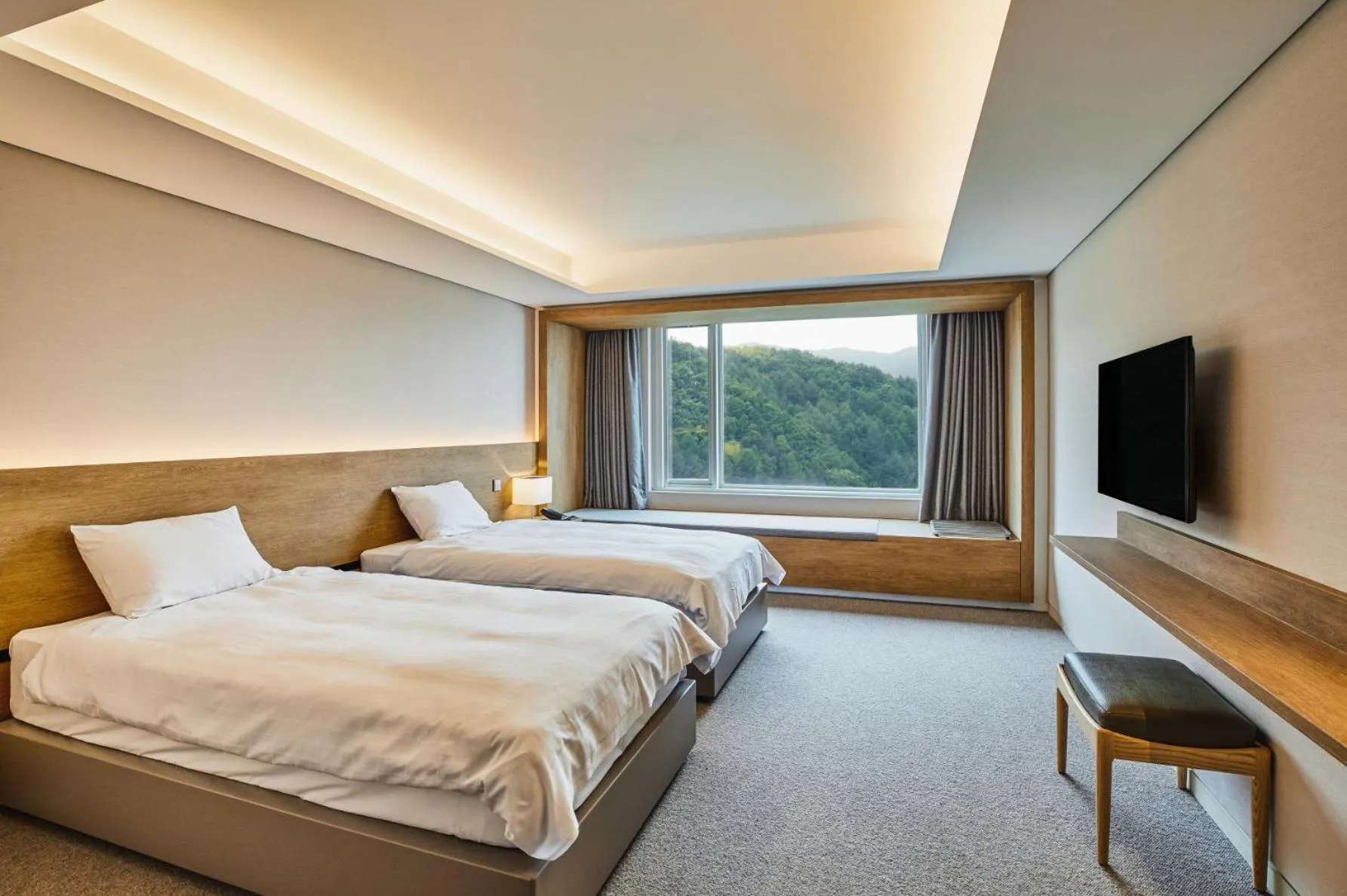 Superior Twin Room with Slope View in Phoenix Hotel Pyeongchang