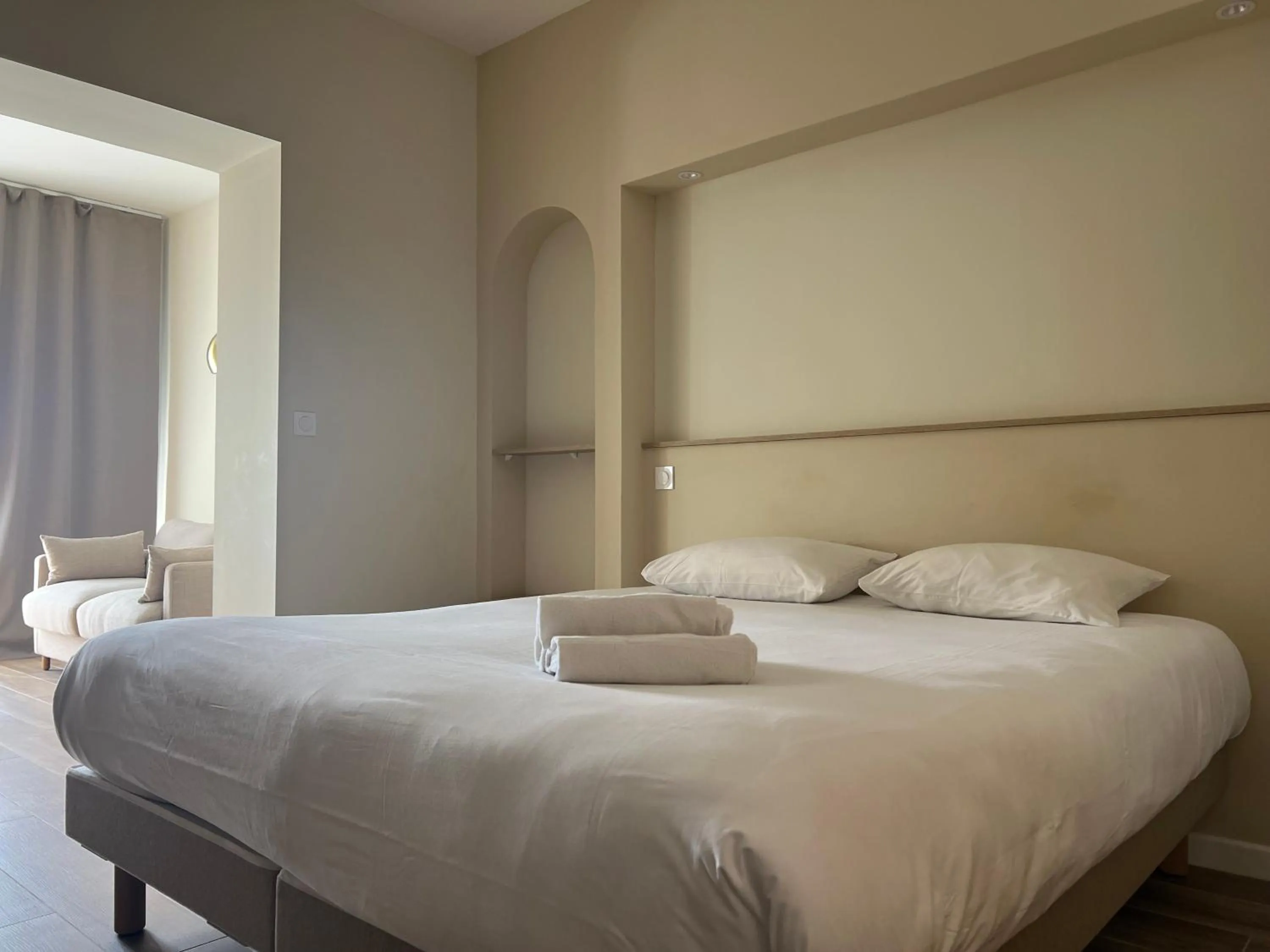 Triple Room in Adonis Sanary Grand Hôtel des Bains