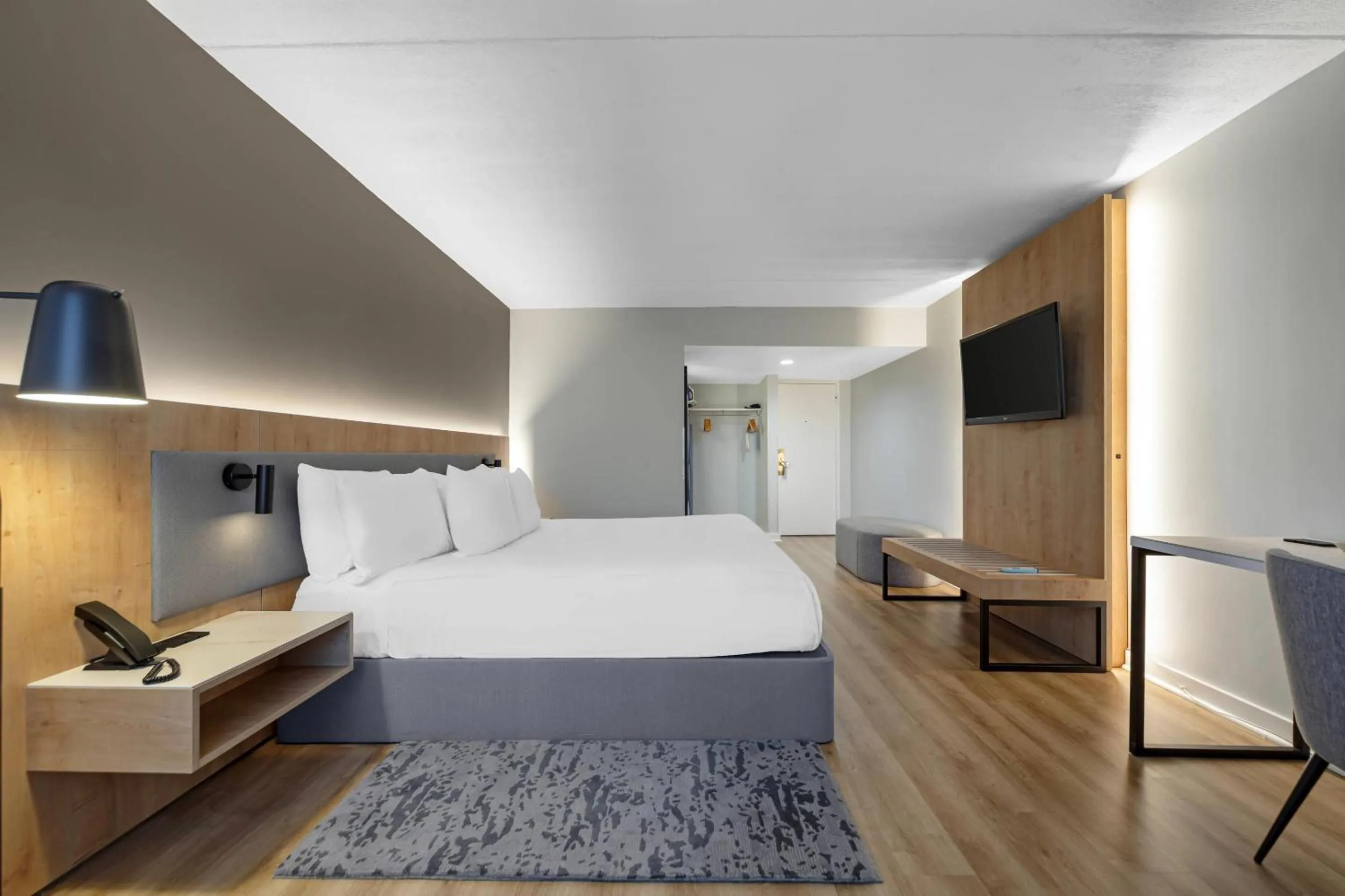 King Room - Non-Smoking in Radisson Hotel Philadelphia Northeast