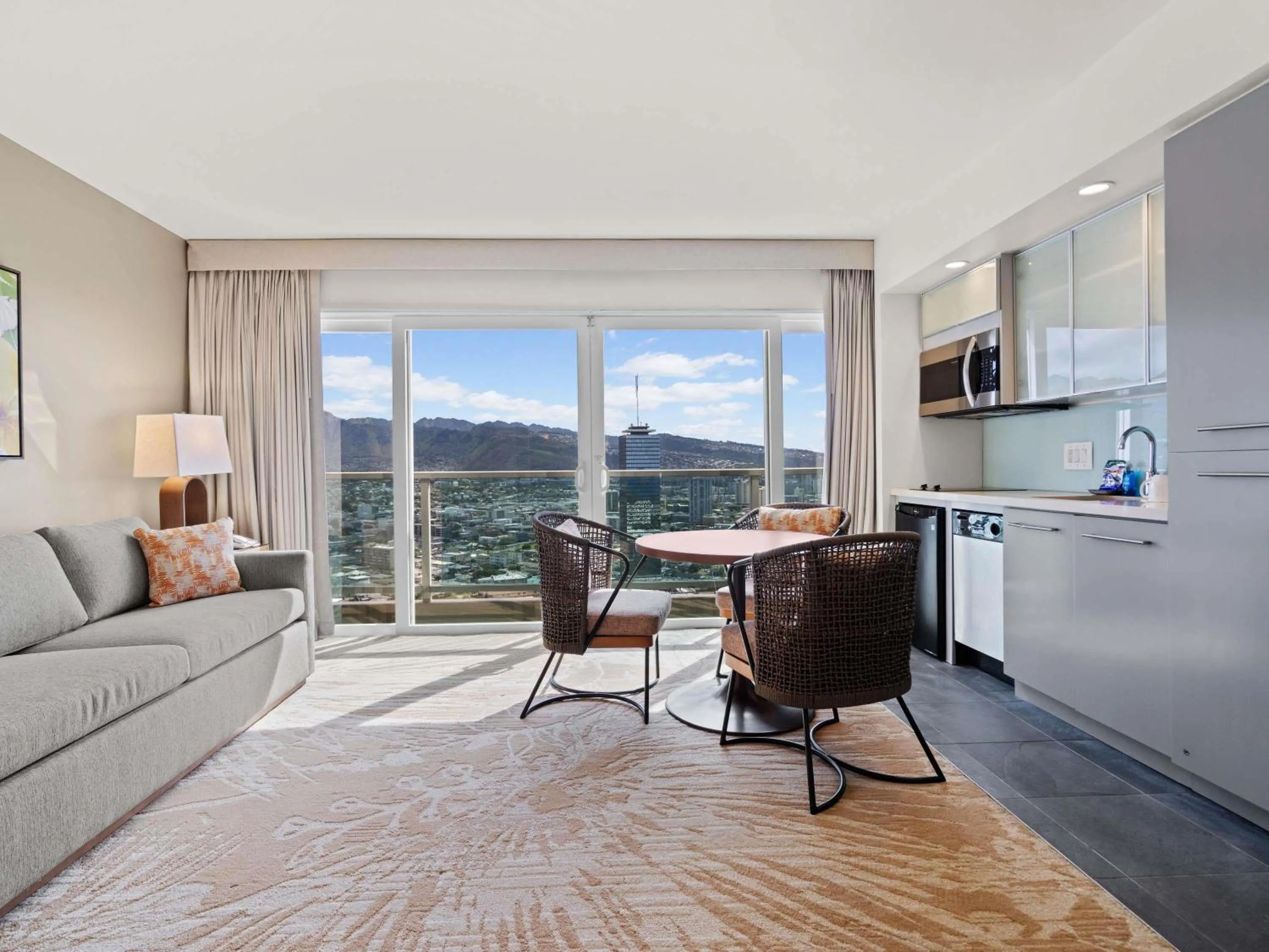 One-Bedroom Suite with Mountain/City View in Ala Moana Honolulu by Mantra