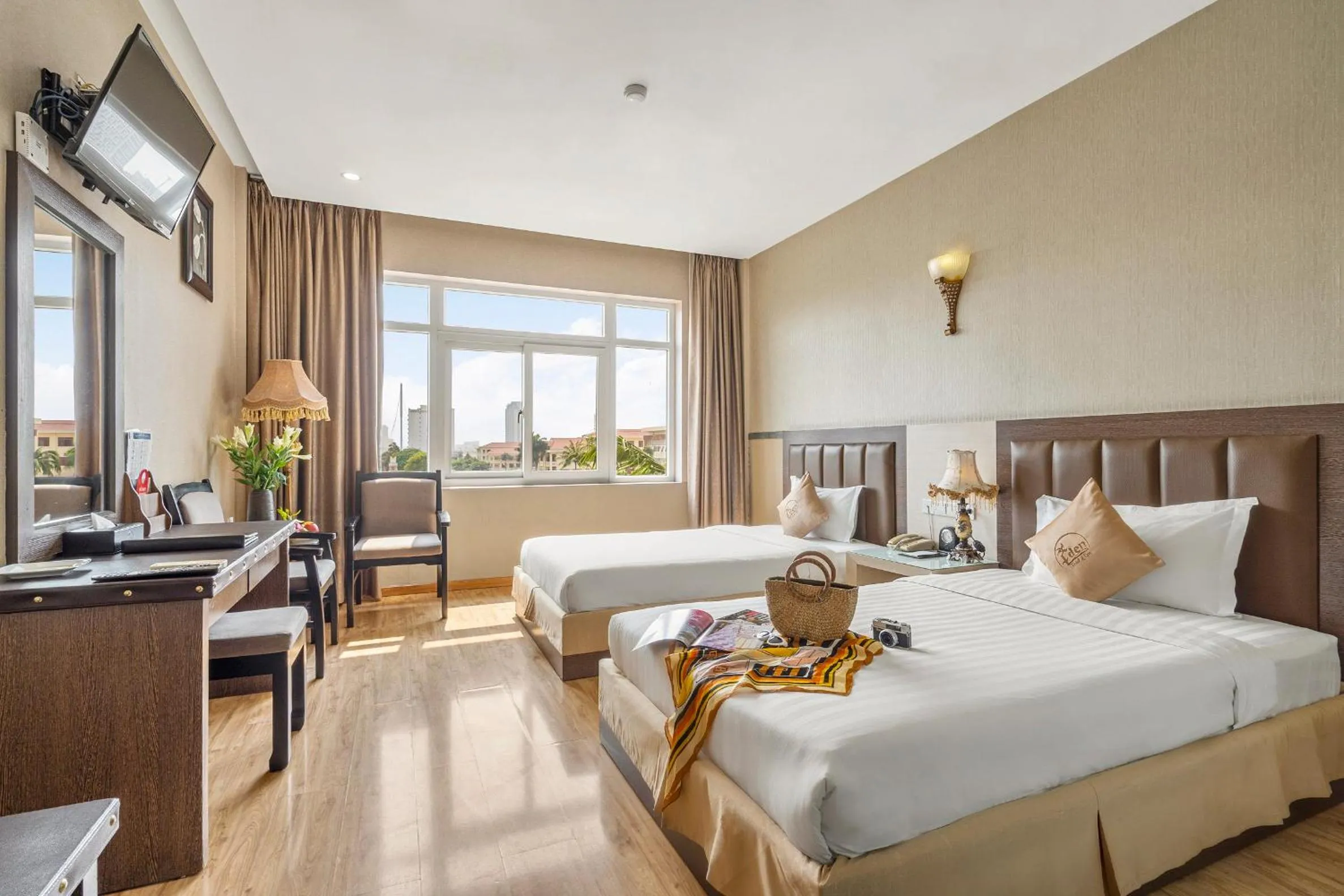 Deluxe Twin Room in Eden Plaza Da Nang Hotel
