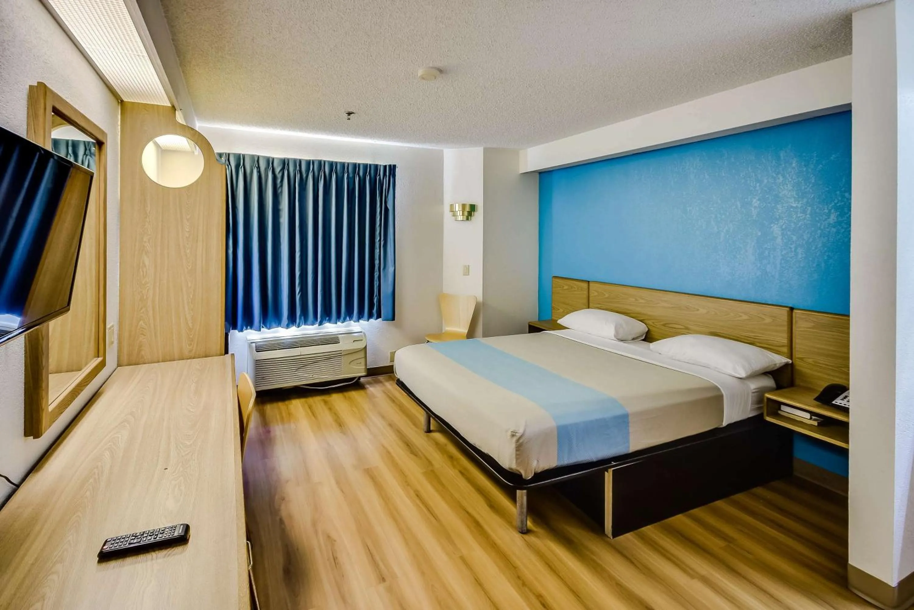 King Room - single occupancy - Smoking  in Motel 6-Katy, TX - Houston