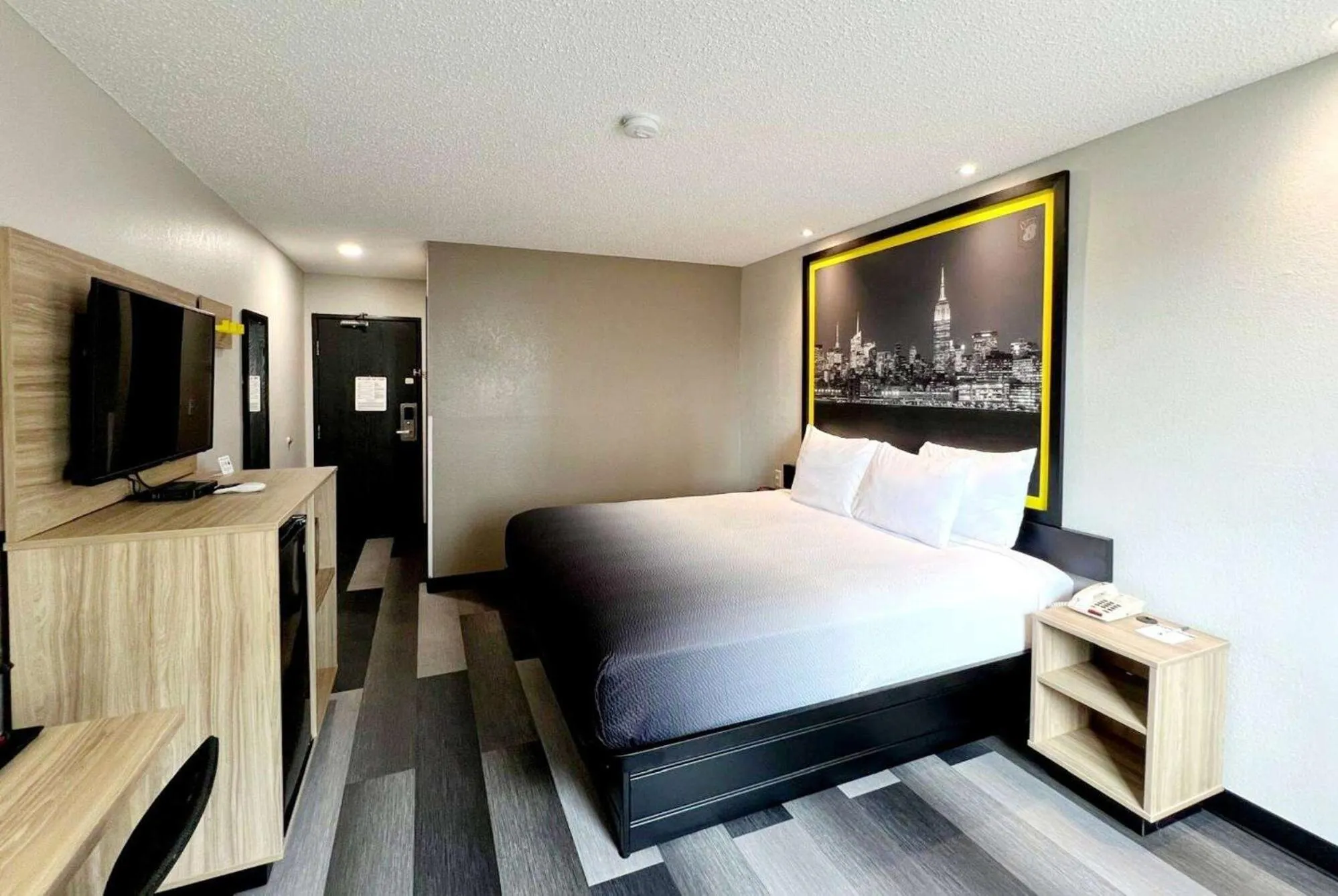 King Room - Non-Smoking in Super 8 by Wyndham Cedar Rapids