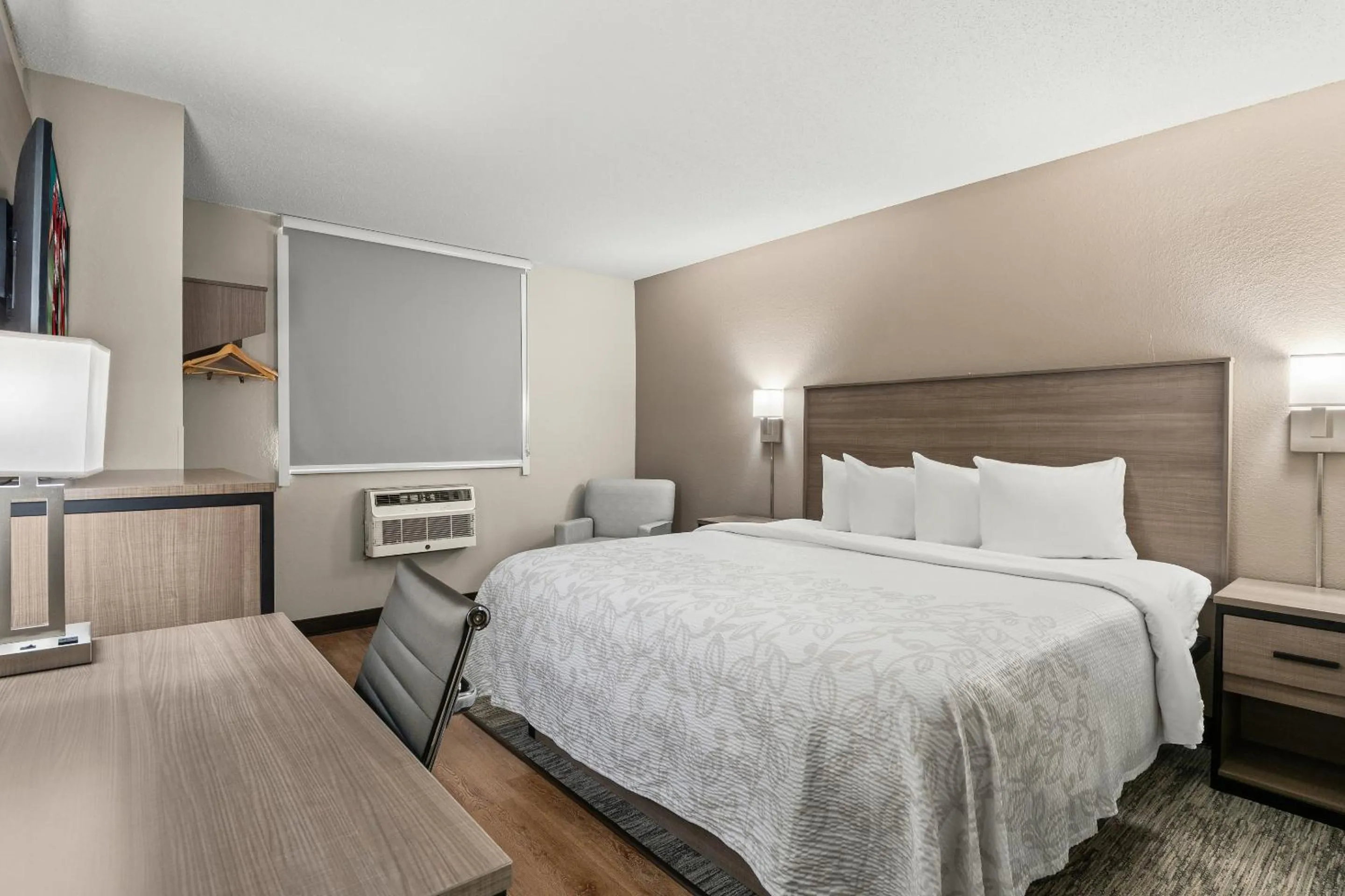 Standard King Room Smoke Free in Red Roof PLUS Belleville