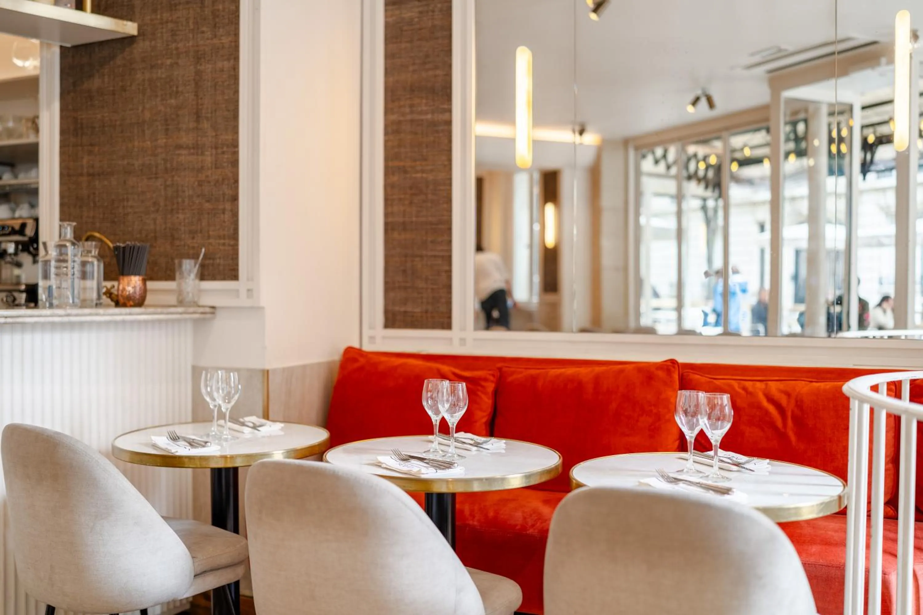 Two-Bedroom Family Apartment in HotelHome Paris 16