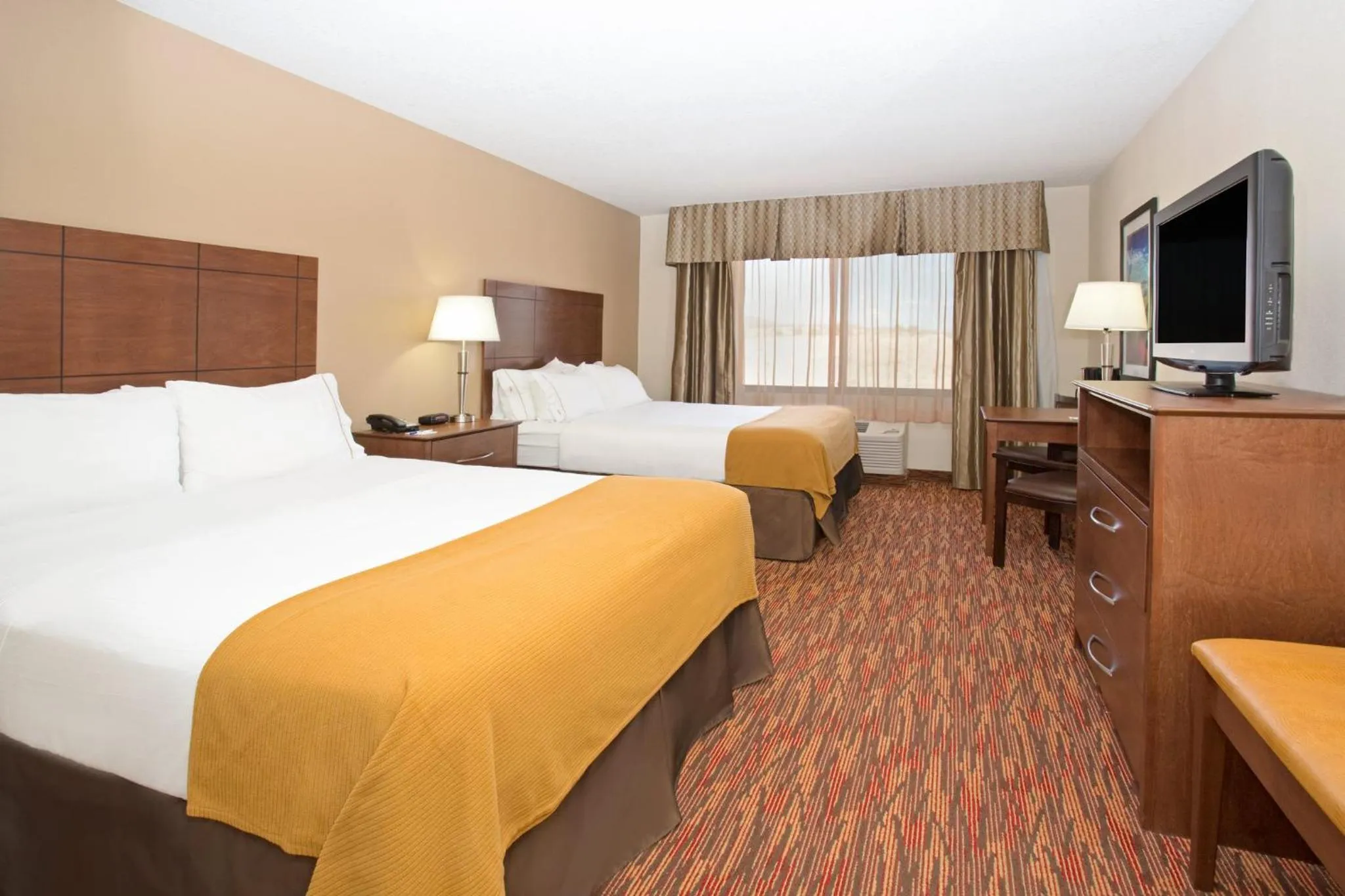 Standard Queen Room with Two Queen Beds and Mobility Accessible Tub in Holiday Inn Express & Suites Truth Or Consequences by IHG