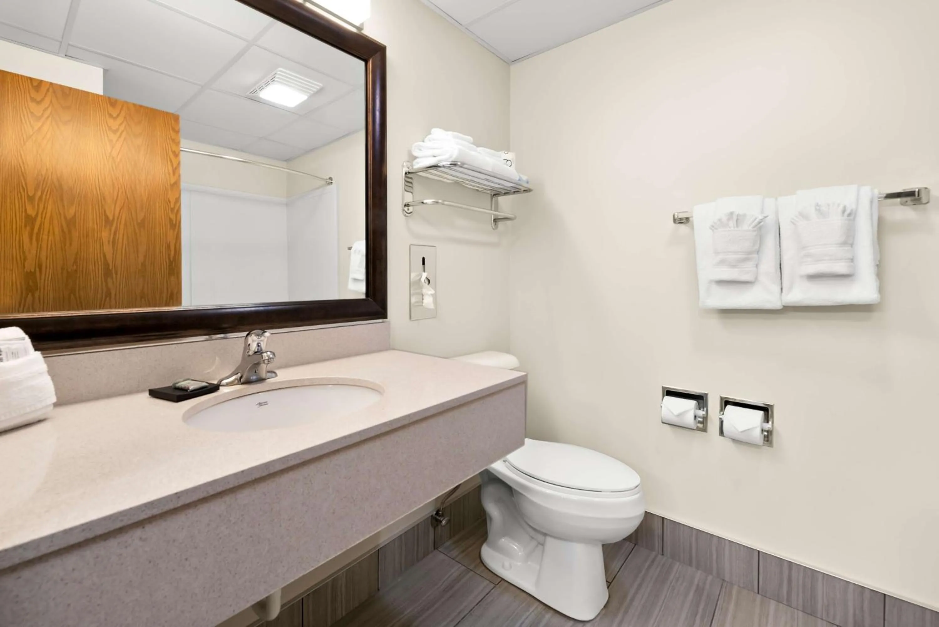 Queen Room with Two Queen Beds - Non-Smoking in Best Western Inn