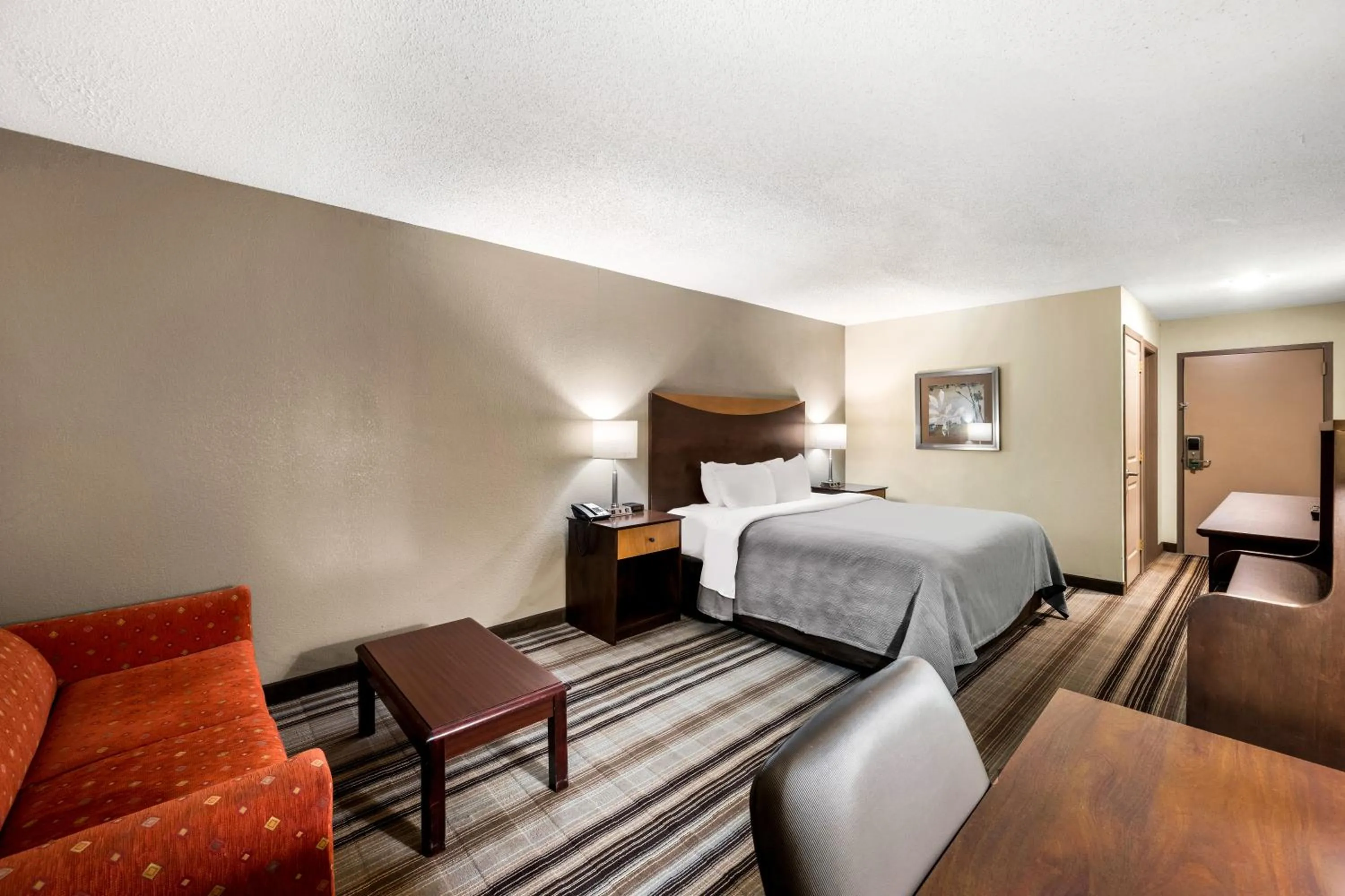 King Room - Non-Smoking in Quality Inn Bulls Gap