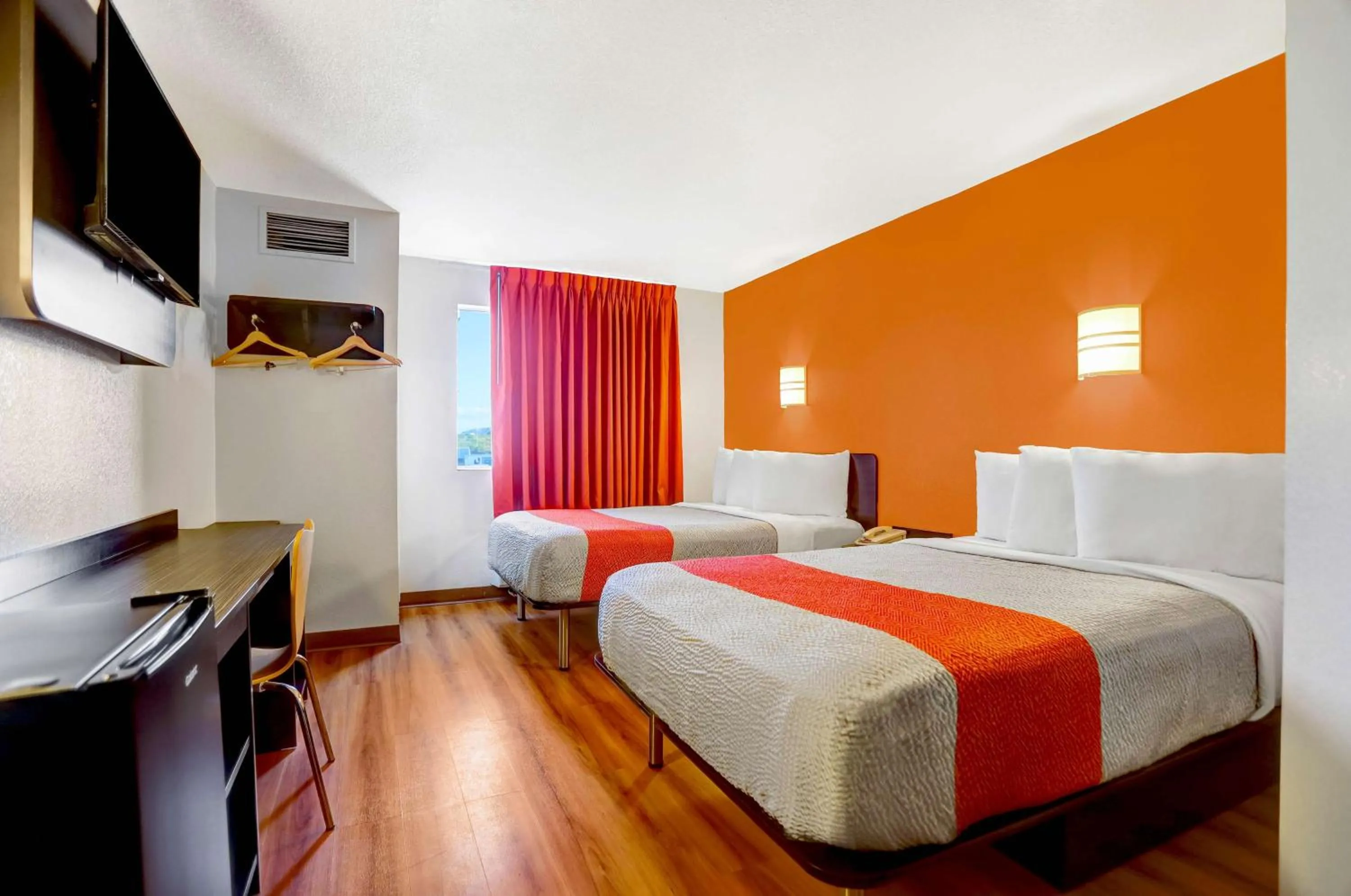 Quadruple Room - Non-Smoking in Motel 6-Benson, AZ