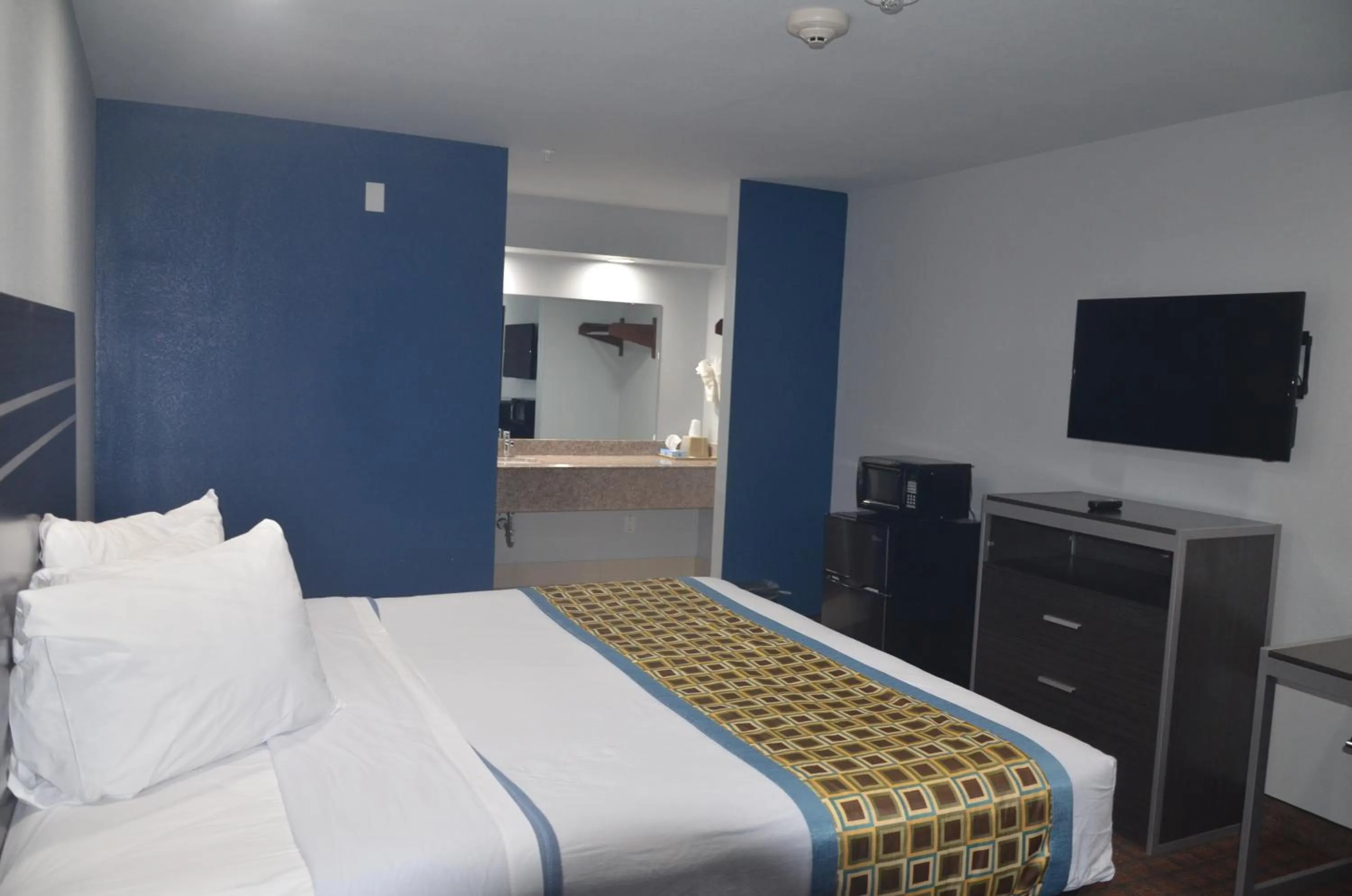 King Room in Travelers Inn