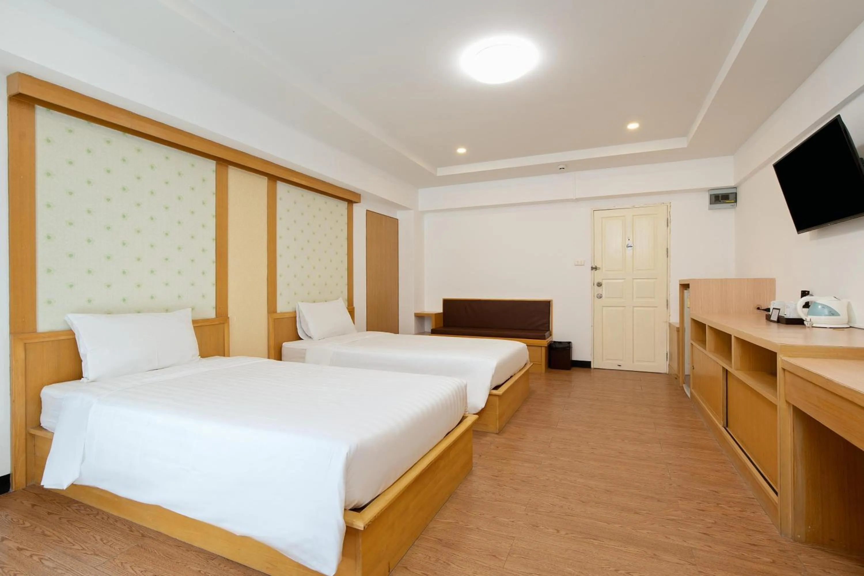 Superior Twin Room in P-Park Hotel Bangkok