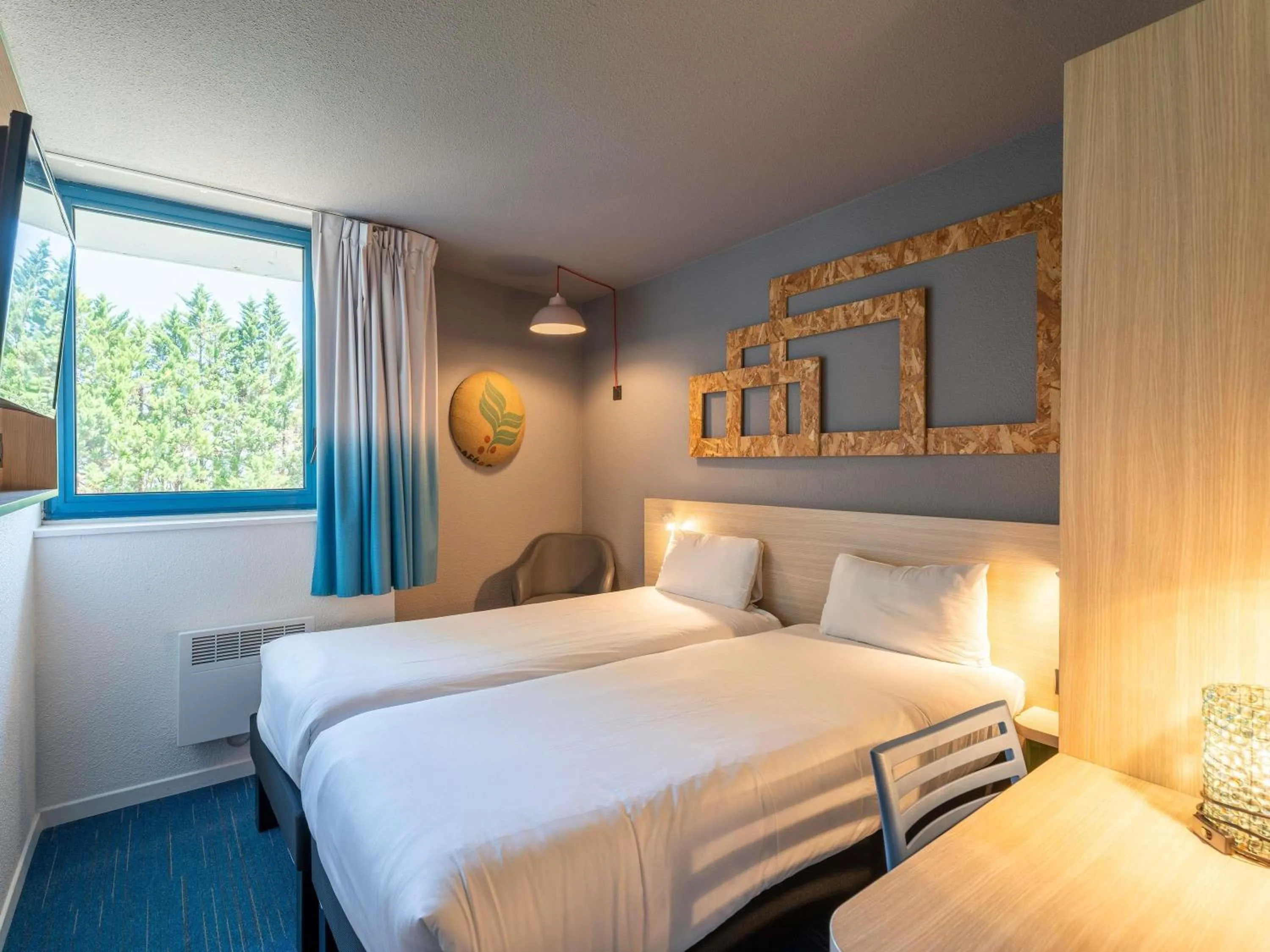 Pop Twin Room in greet Hotel Bordeaux Aeroport