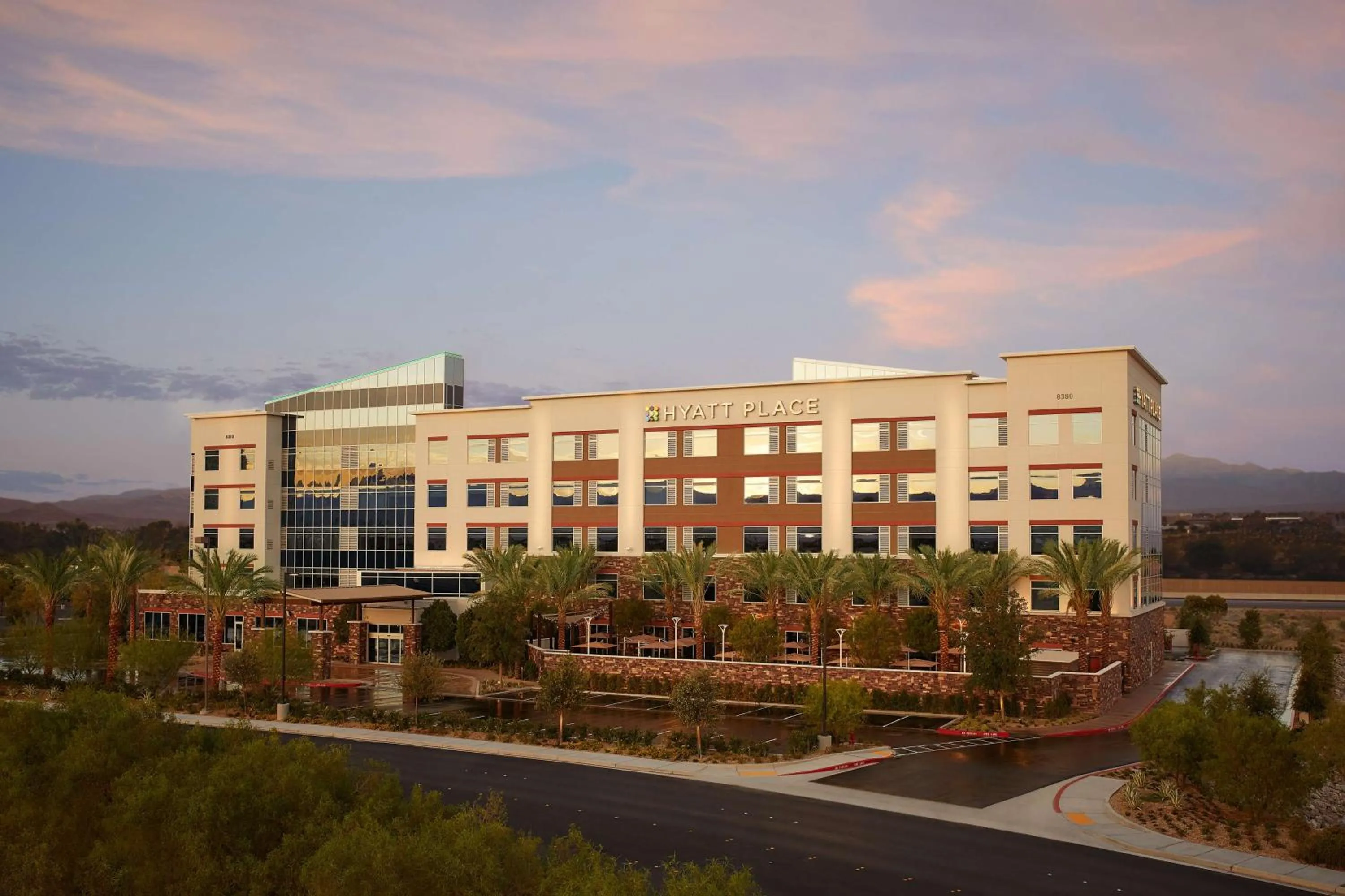 King Room with Sofa Bed in Hyatt Place Las Vegas at Silverton Village