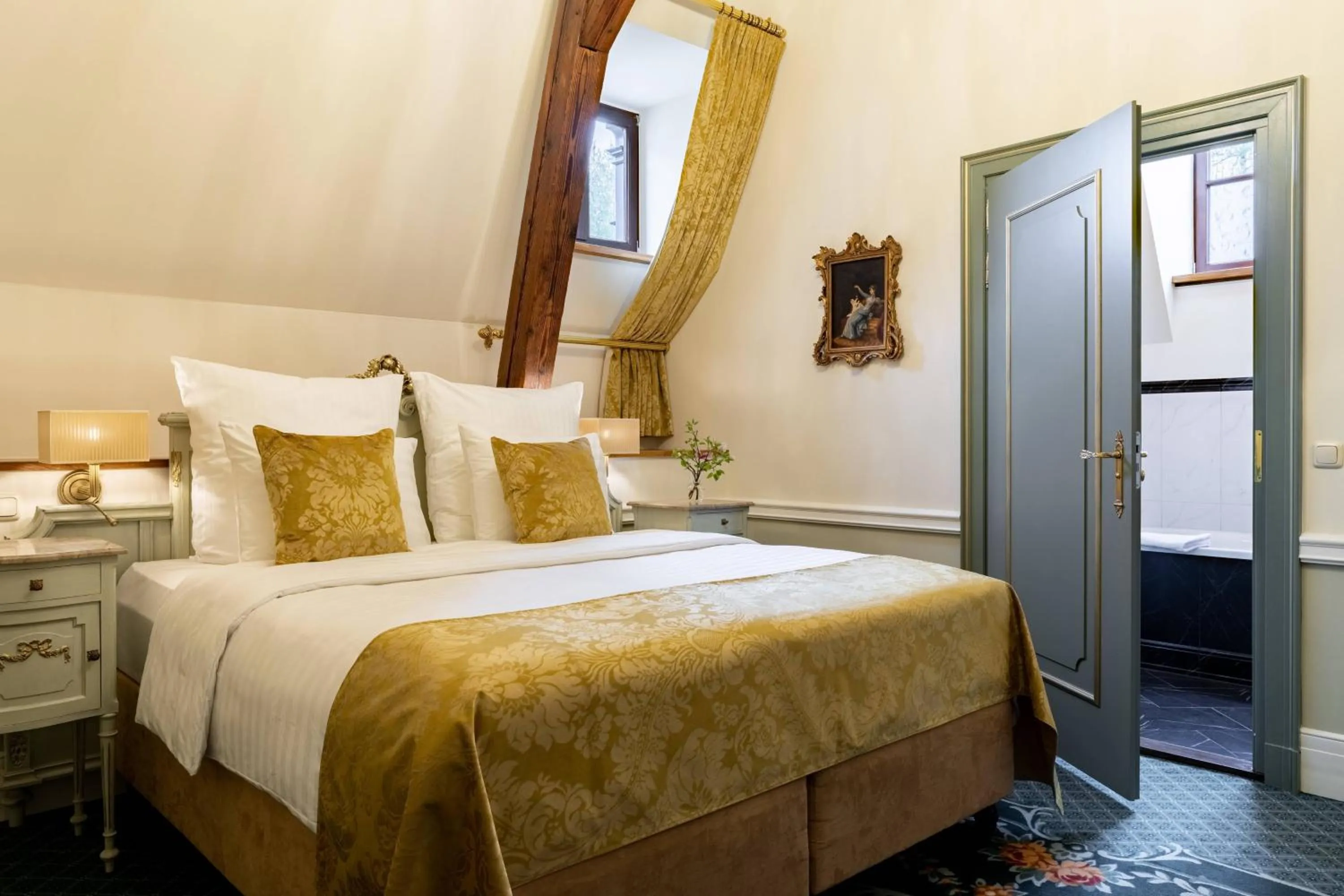 Guest room, Smaller Guest room, 1 King in Schloss Lieser, Autograph Collection