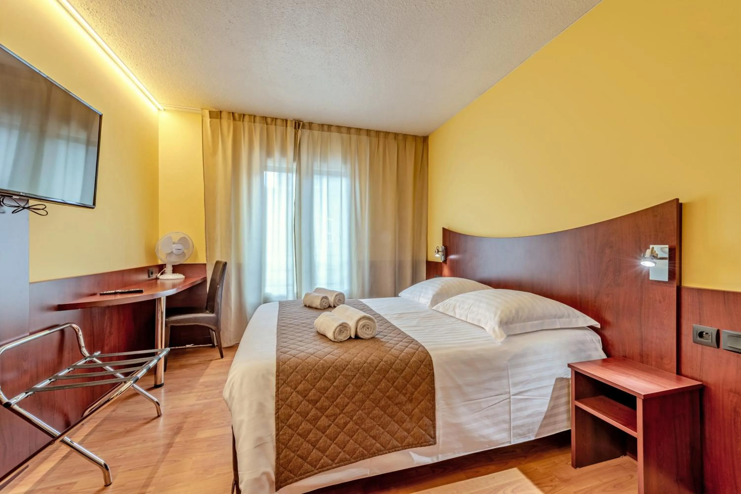 Comfort Double Room in Logis Hotel Center