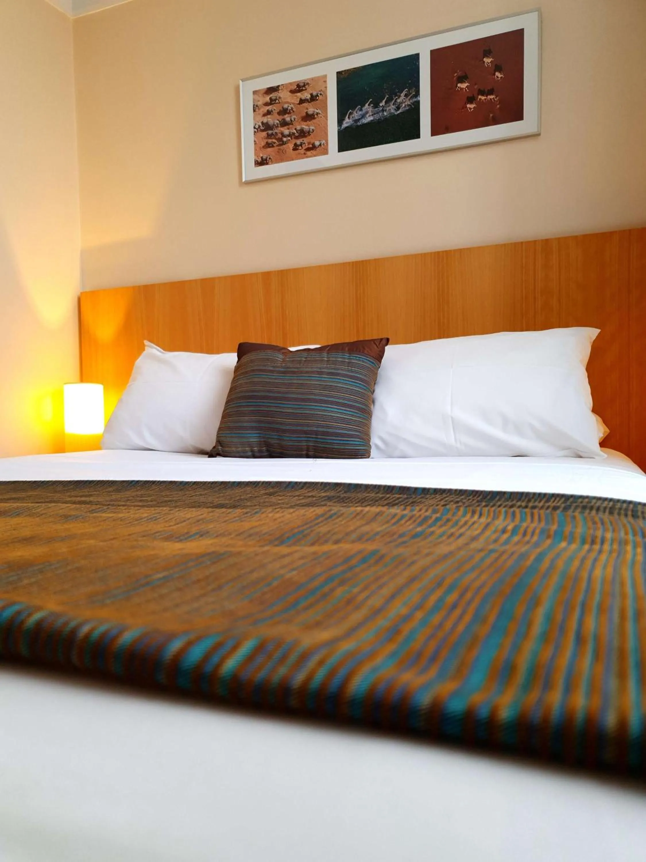 Comfort Double Room with Courtyard View in Best Western Adagio Saumur