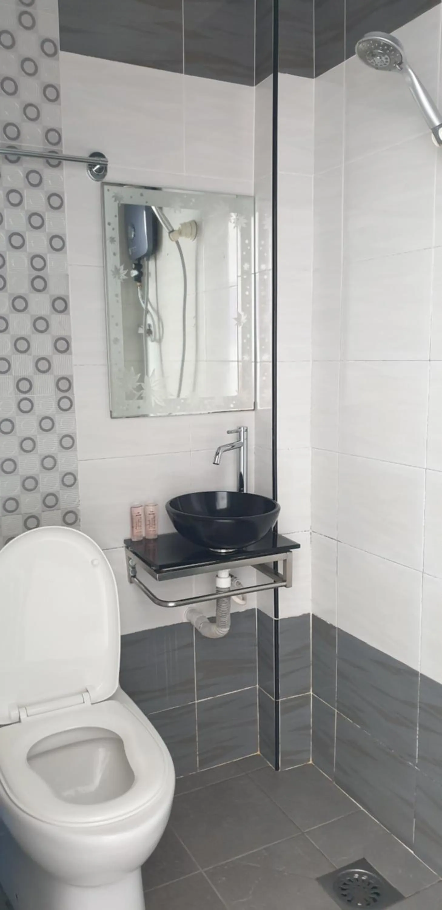 Budget Twin Room in 56 HOTEL