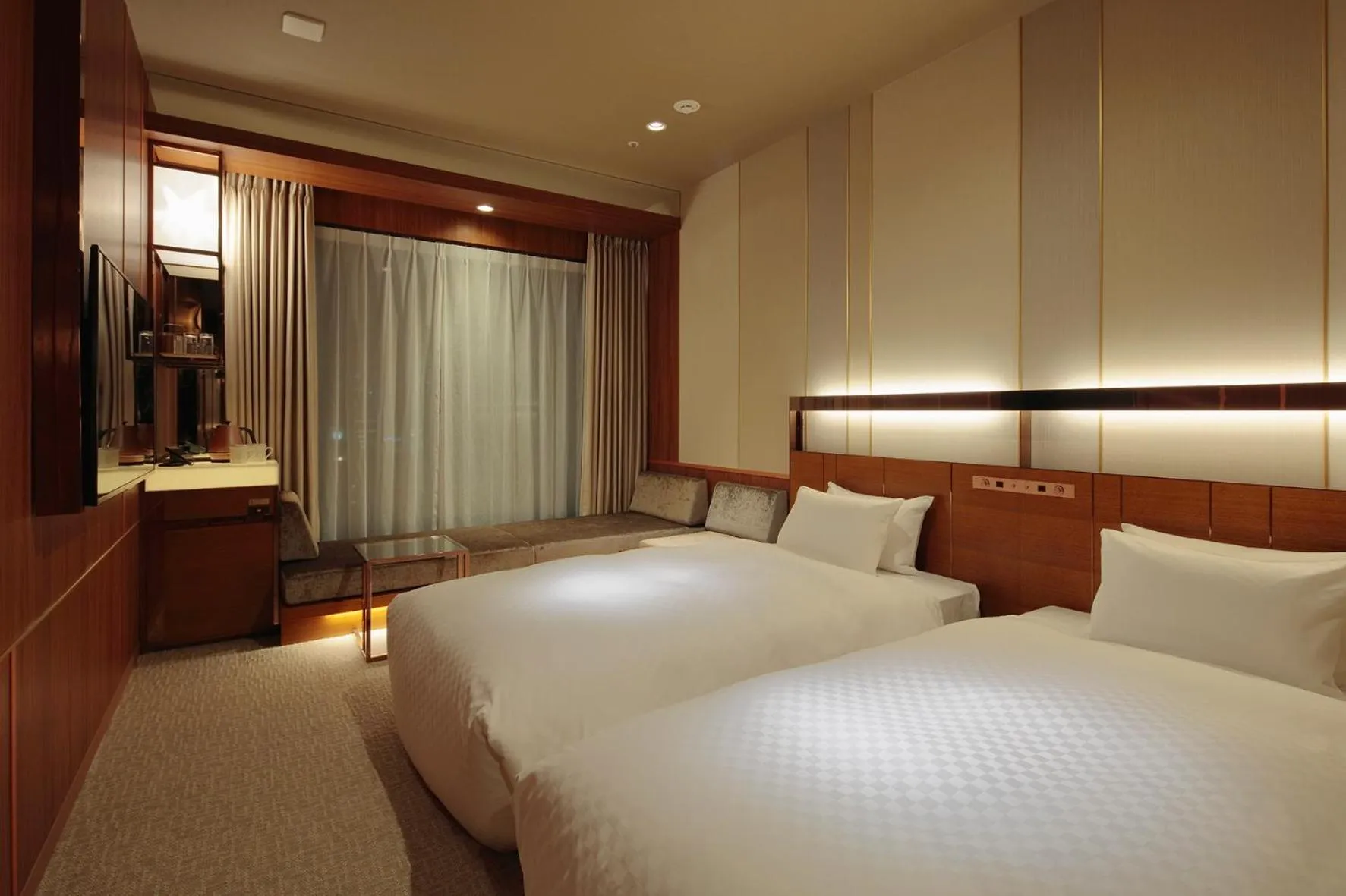 Twin Room in Candeo Hotels Omiya