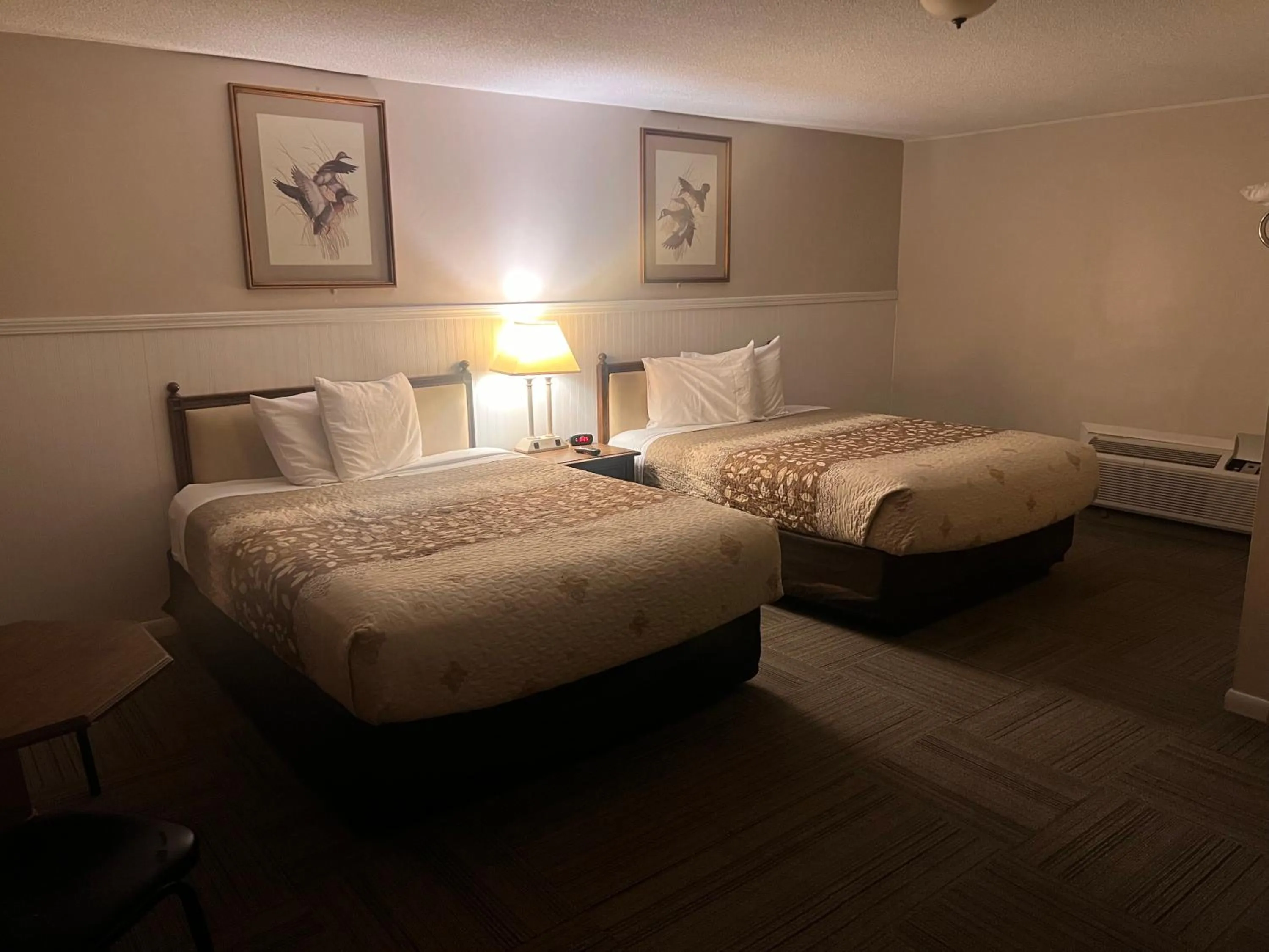 Standard 2 Queen Beds Non-Smoking in Dew Drop Inn Motel by OYO Miller SD