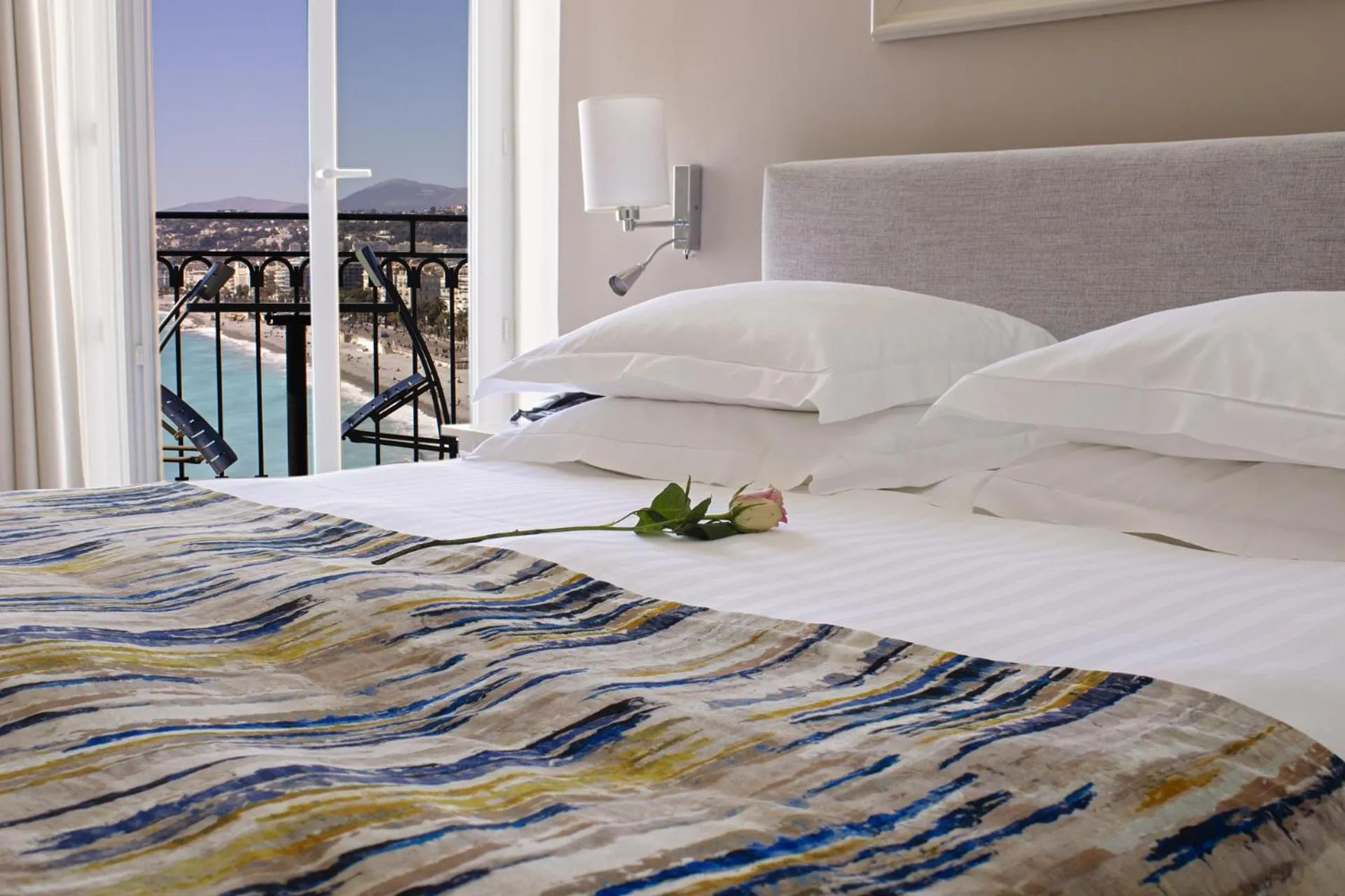 Superior Double Room with Sea View in Hotel Suisse