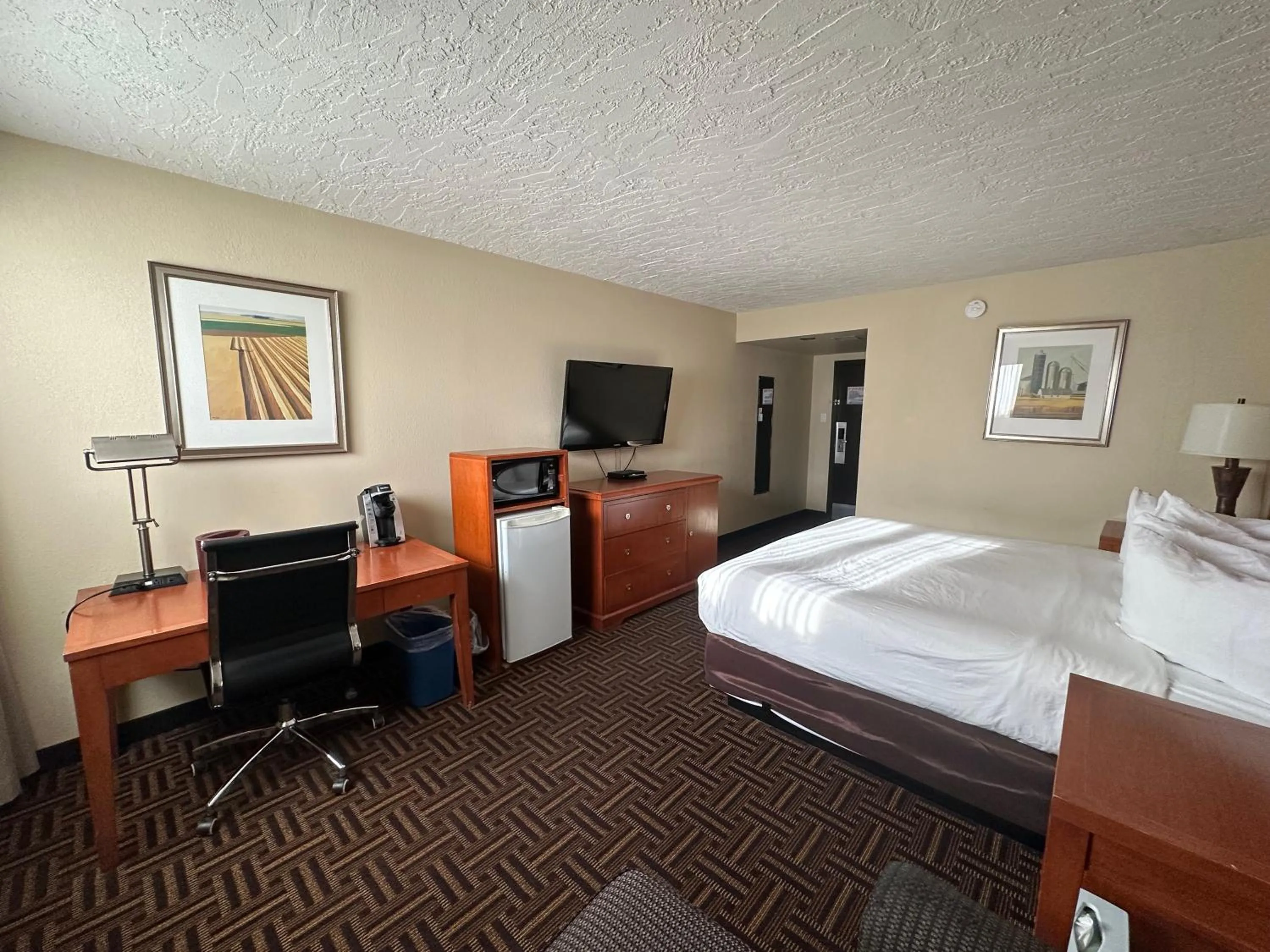 Queen Room - Non-Smoking in Wyndham Garden Medicine Hat Conference Center