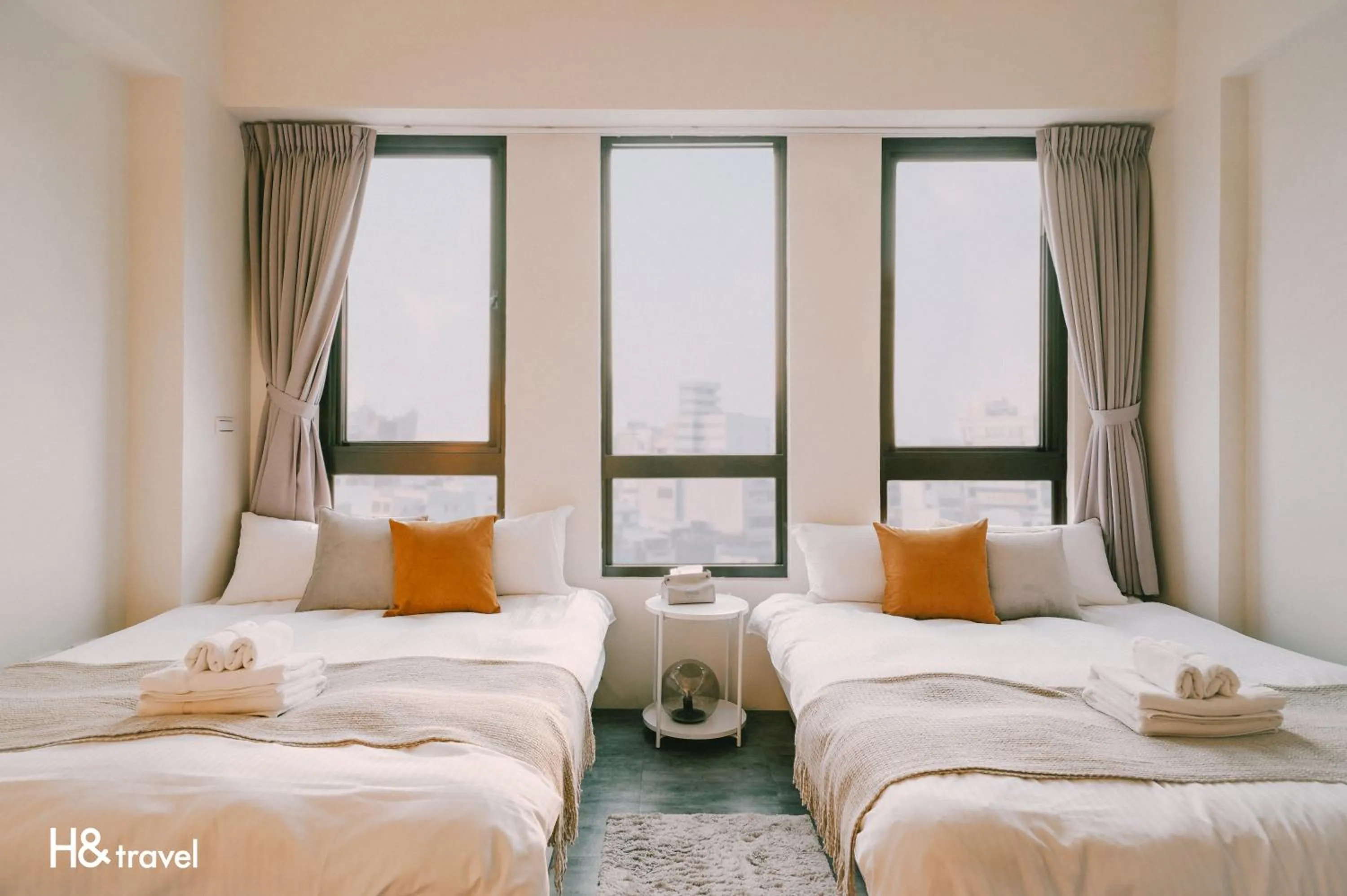 Luxury Quadruple Room in Tainan Haian Art Apartment