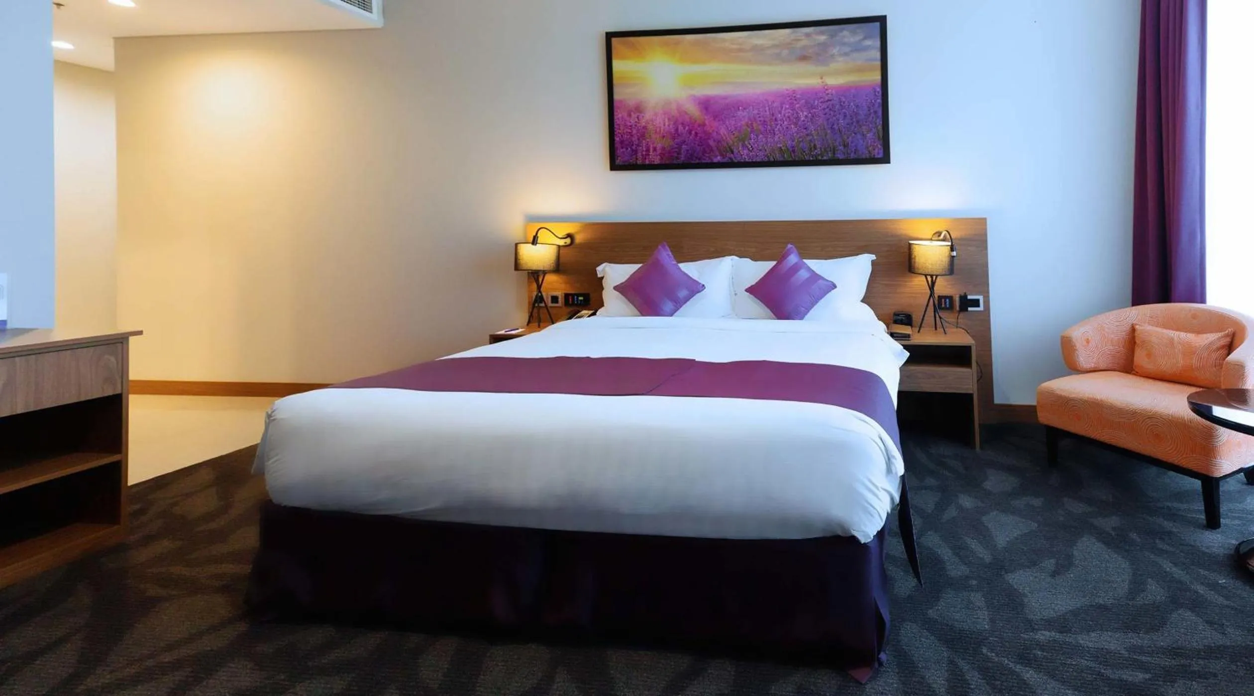 Deluxe Room Canal View in Park Regis Business Bay