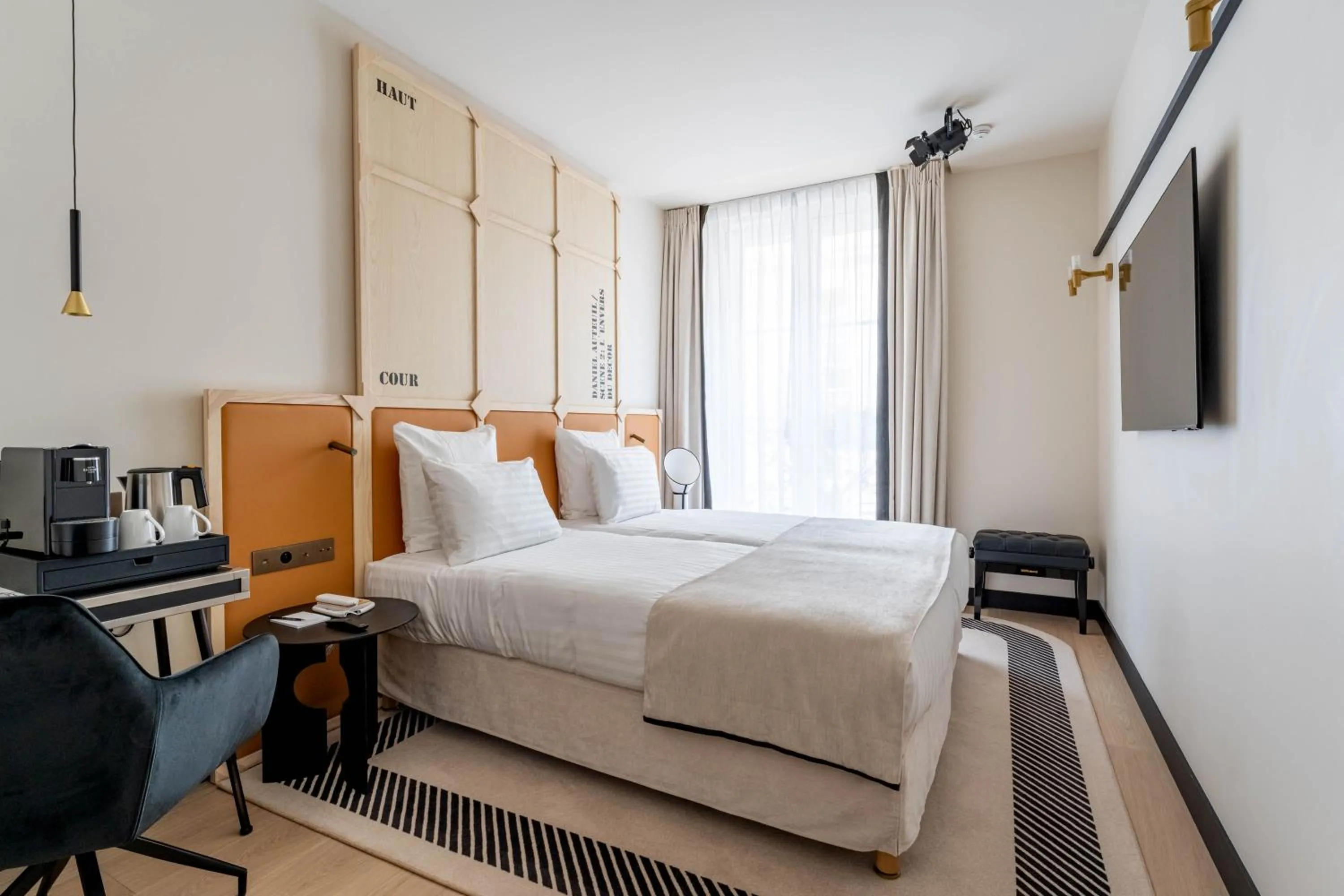  Family Room with Four Bedrooms in Hotel Astra Opera - Astotel