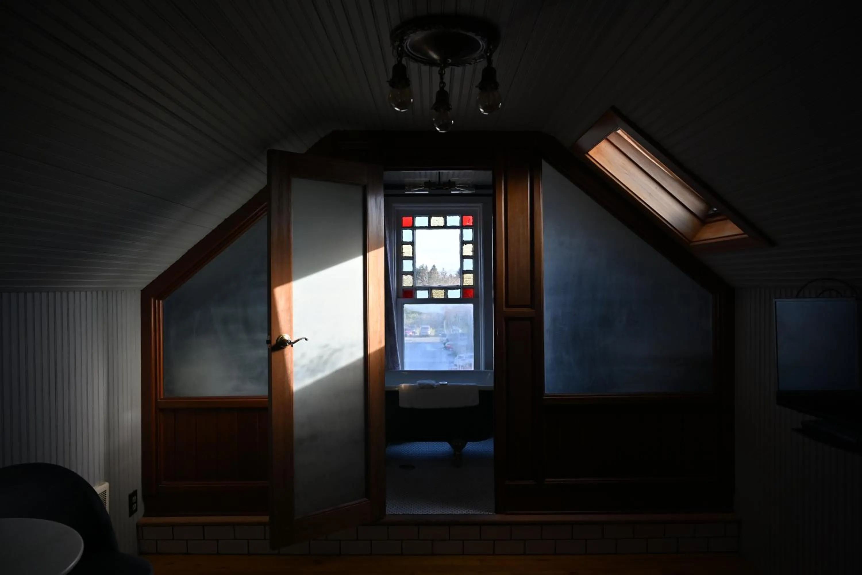 Historic Queen in Shelburne Hotel