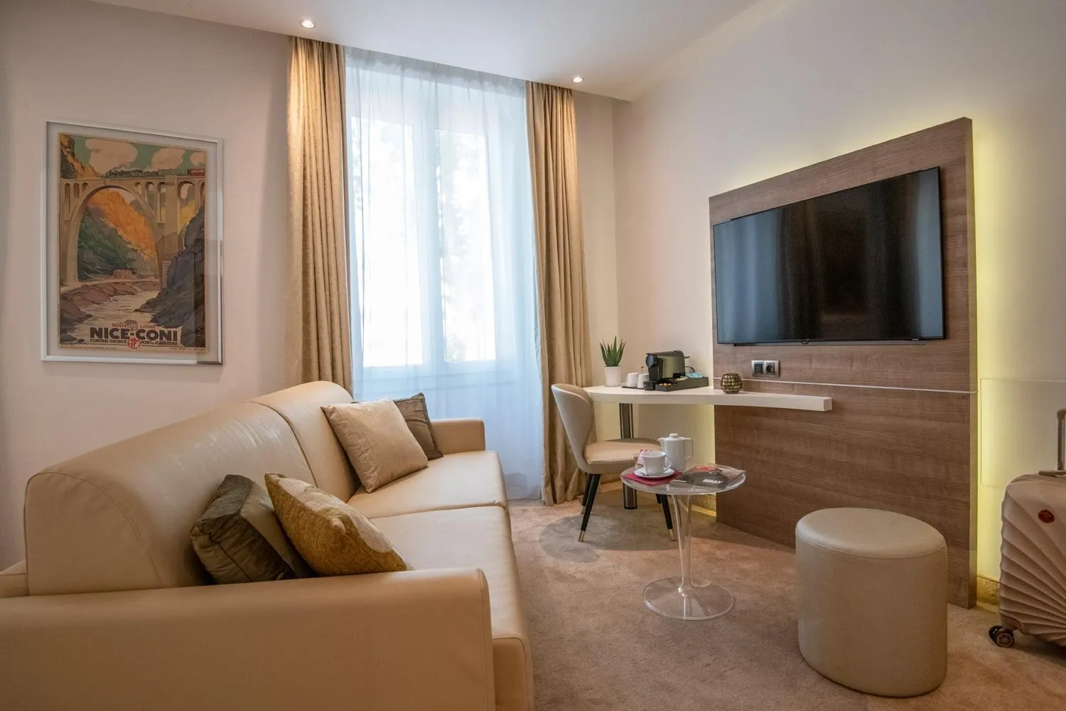 Premium Junior Suite with Mountain View - Non-Smoking in Best Western Premier Hotel Prince de Galles