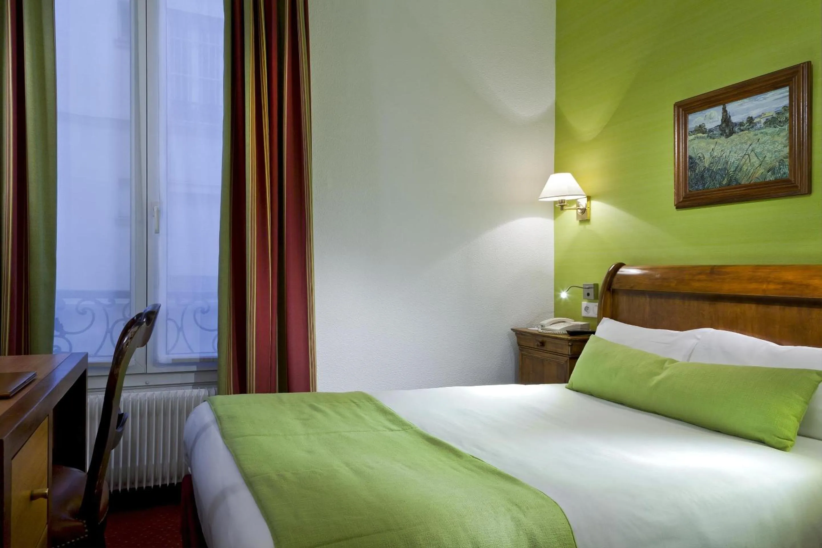 Comfort Single Room in Timhotel Invalides Eiffel