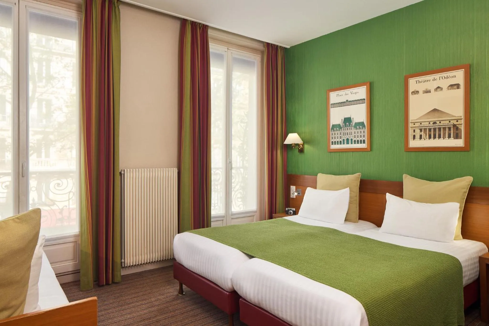 Comfort Triple Room in Timhotel Invalides Eiffel