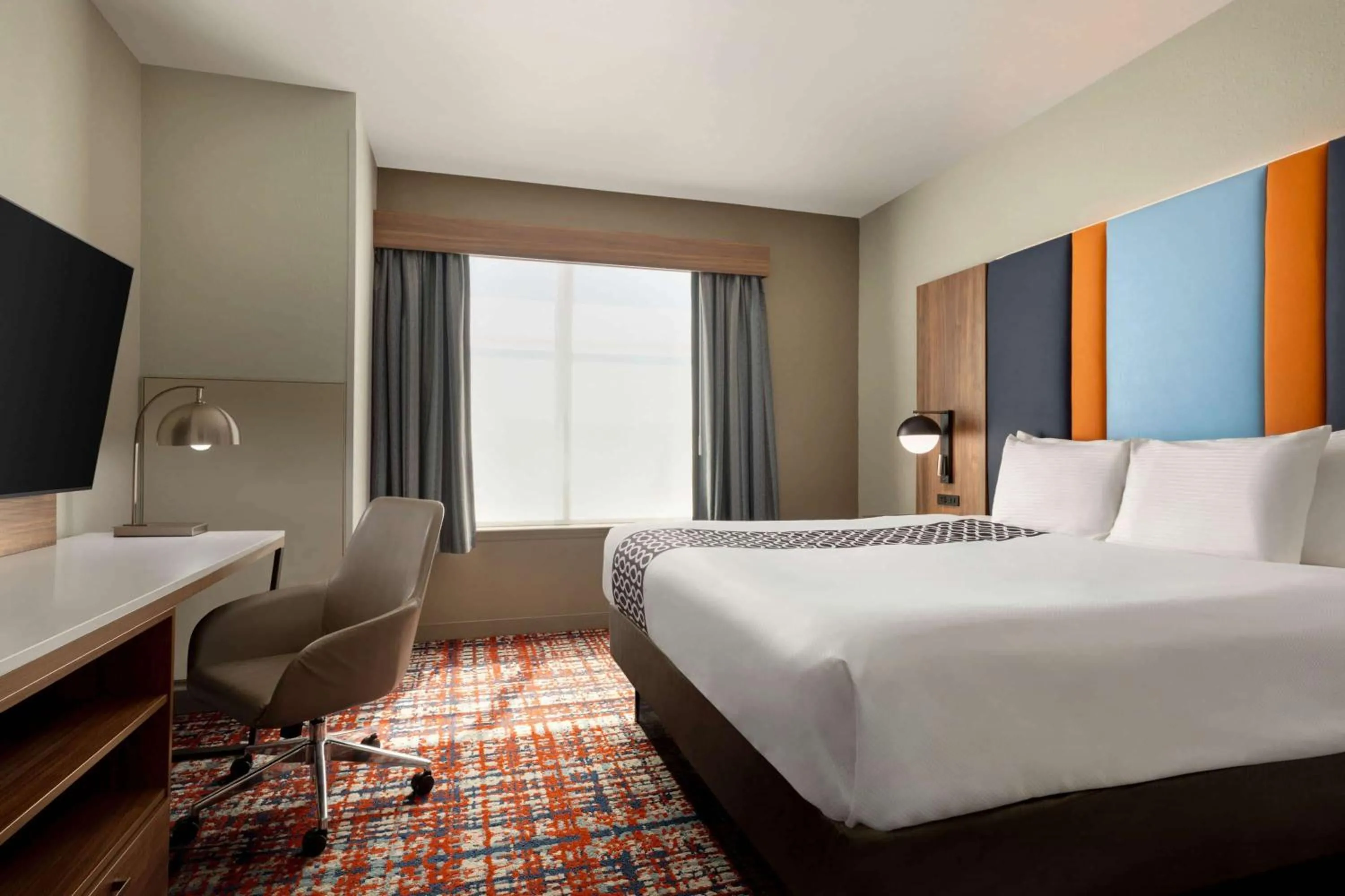 One-Bedroom King Suite - Non-Smoking in La Quinta by Wyndham Oxford - Anniston