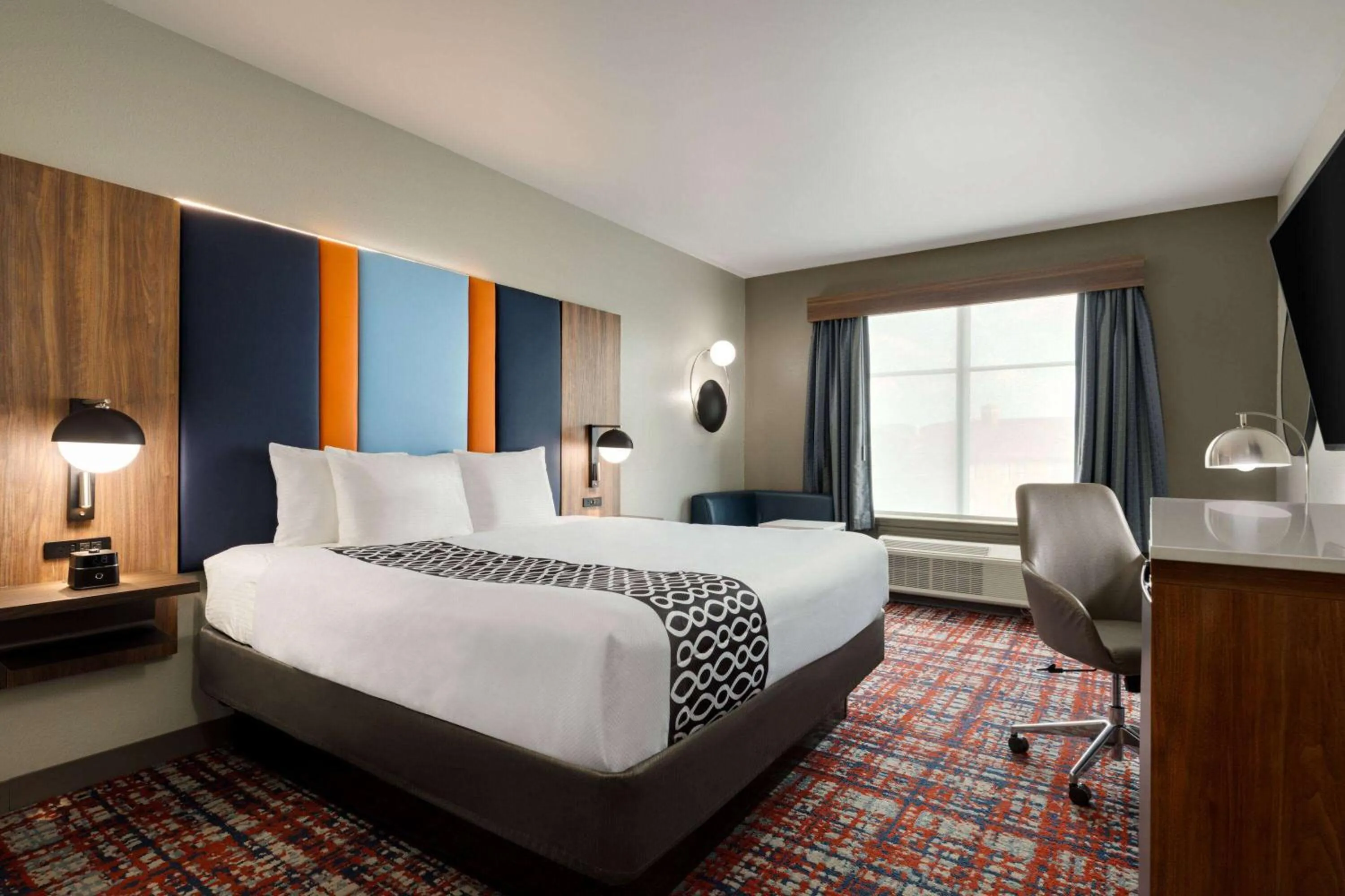 Deluxe King Room - Non-Smoking in La Quinta by Wyndham Oxford - Anniston
