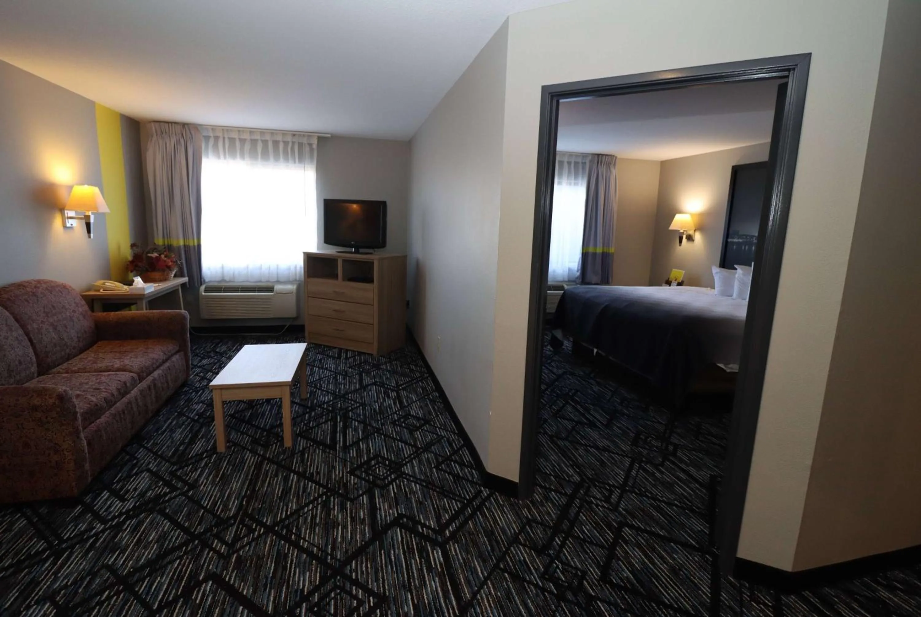 One-Bedroom King Suite - Non-Smoking in Super 8 by Wyndham Perryville