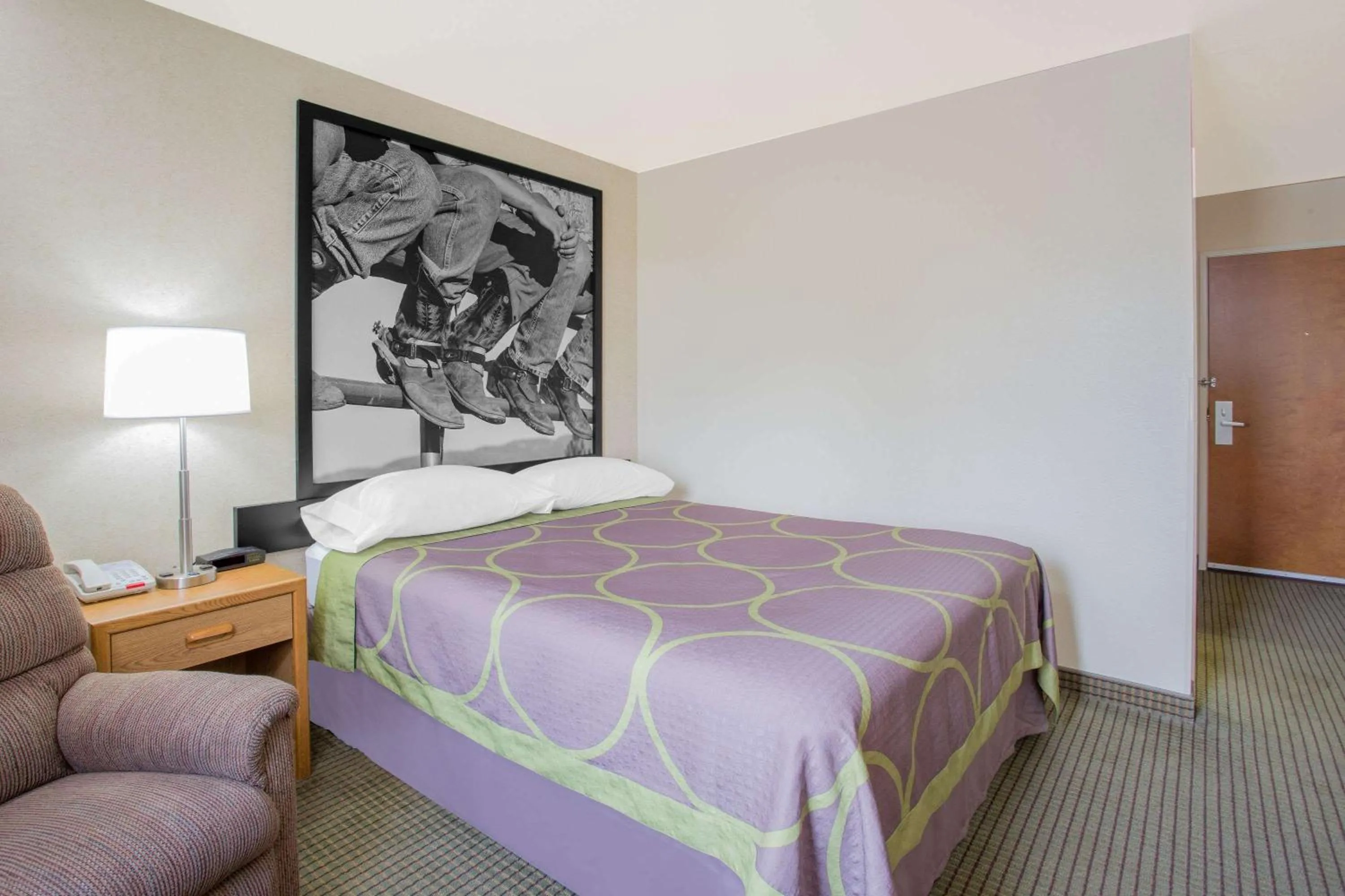 Queen Room - Disability Access/Non-Smoking in Super 8 by Wyndham Havre