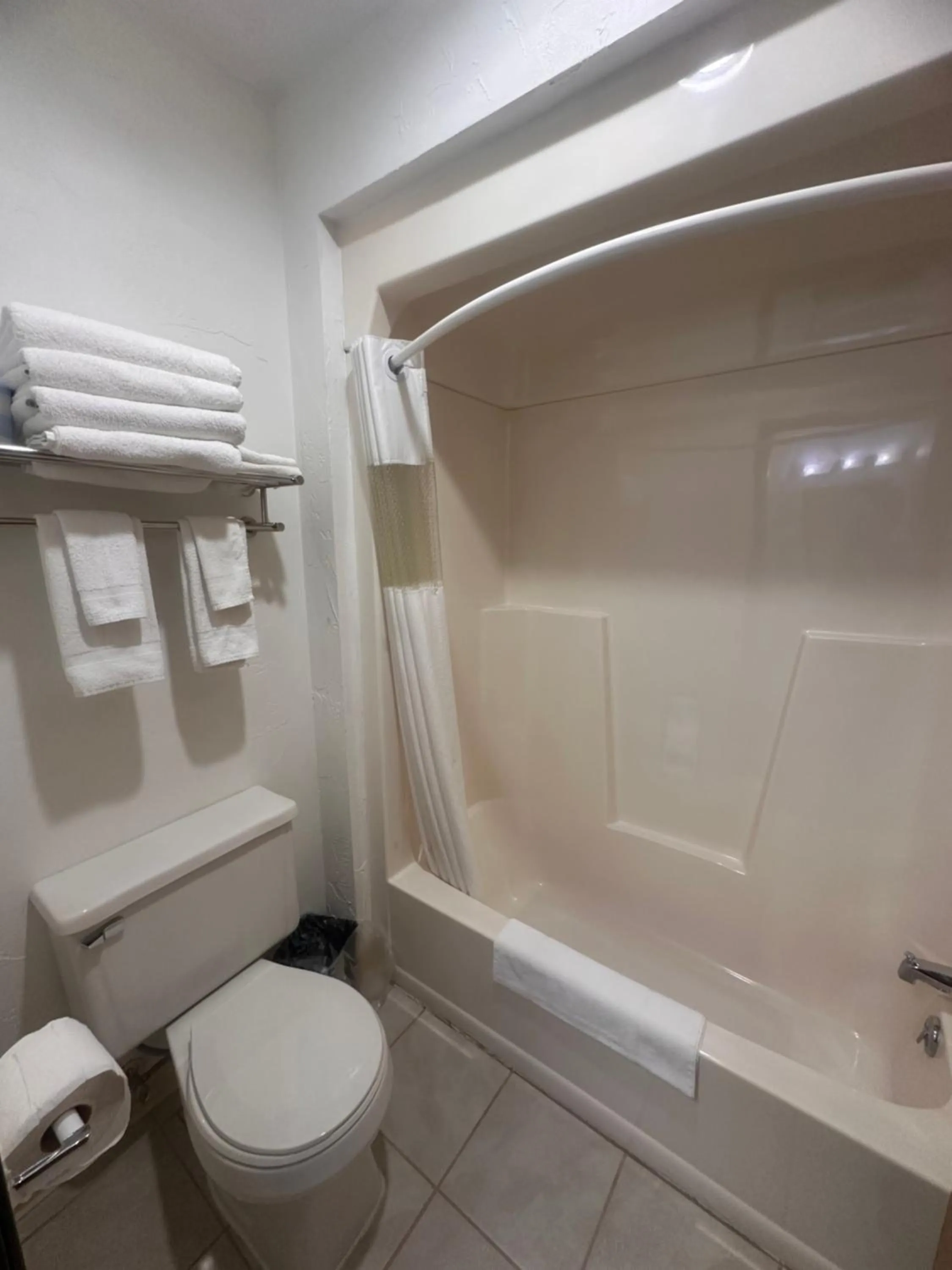 Double Room in Pictured Rocks Inn and Suites