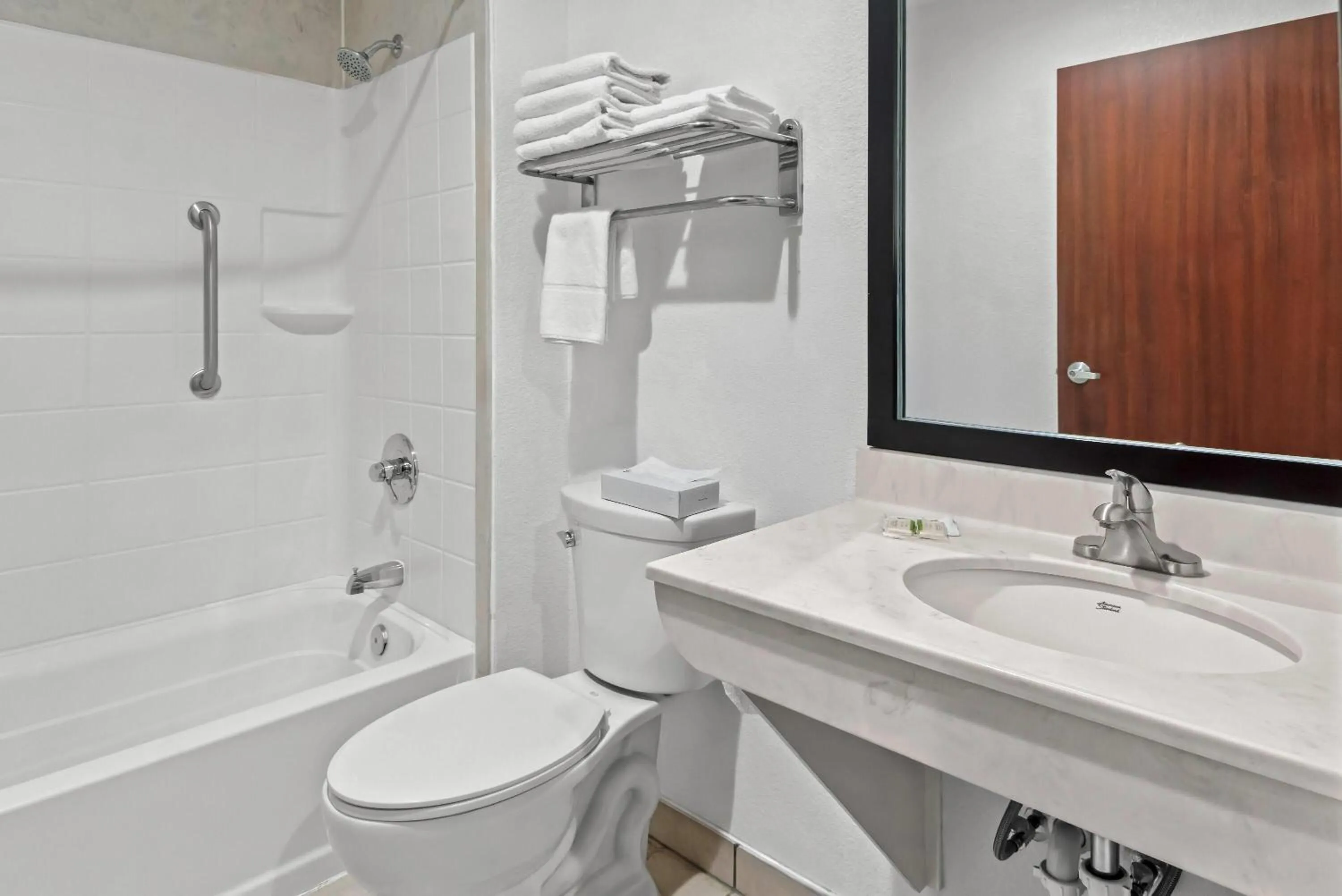 2 Queen Beds, Mobility/Hearing Accessible Room, Bathtub w/ Grab Bar, Non-Smoking in Super 8 by Wyndham Weatherford