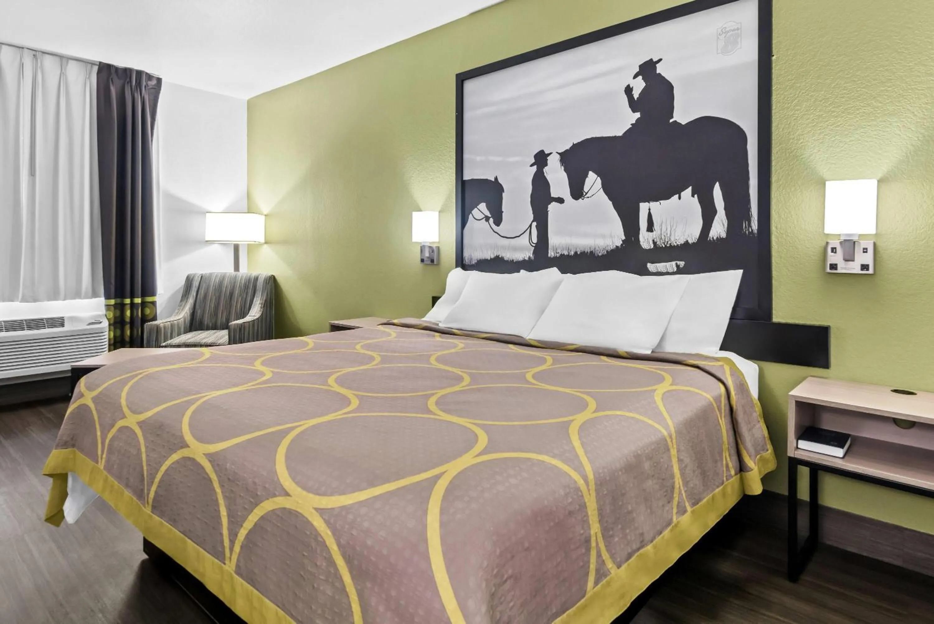 King Room with Roll-In Shower - Mobility/Hearing Accessible - Non-Smoking in Super 8 by Wyndham Weatherford