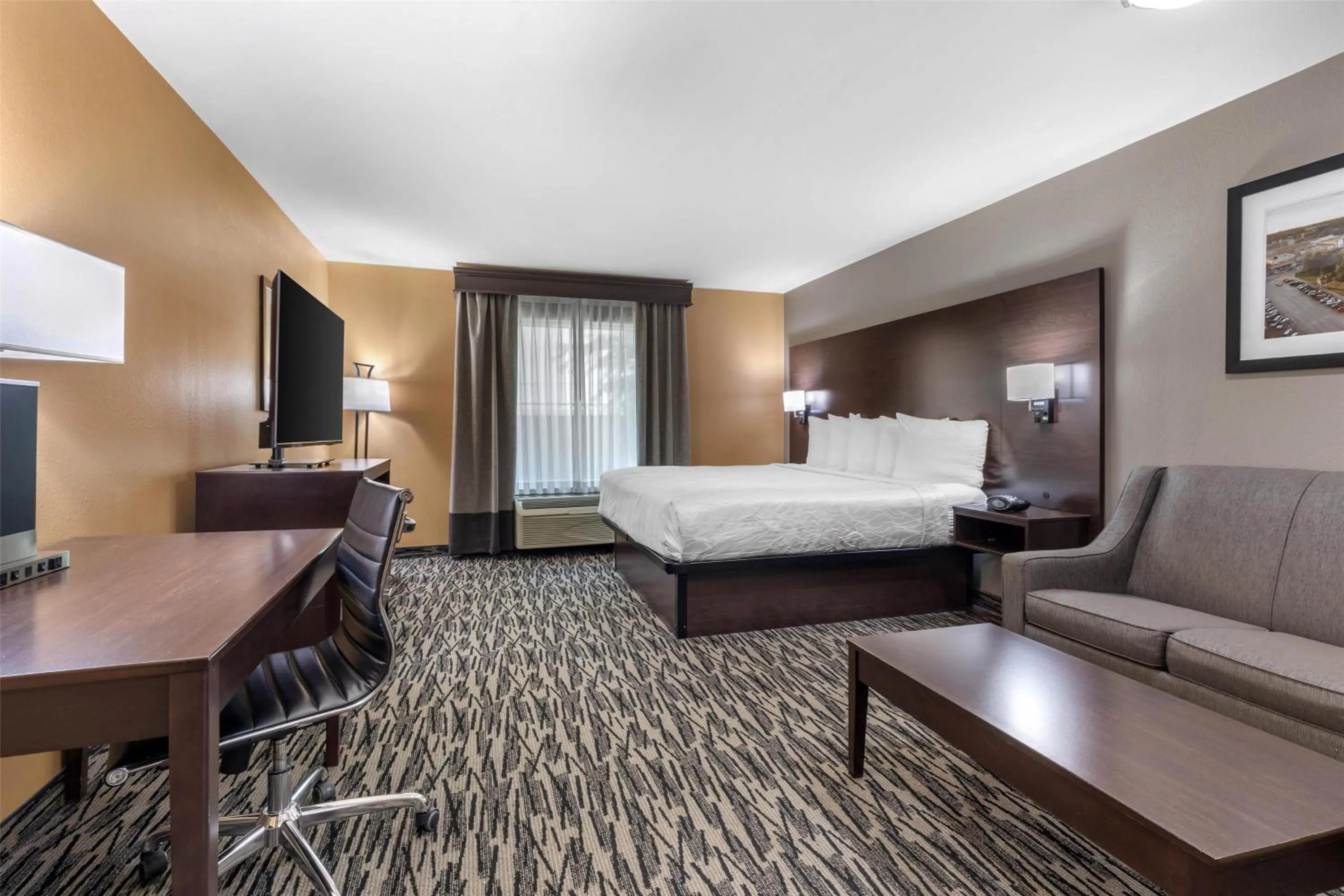 King Room with Sofa Bed in Best Western Plus Denton Inn & Suites